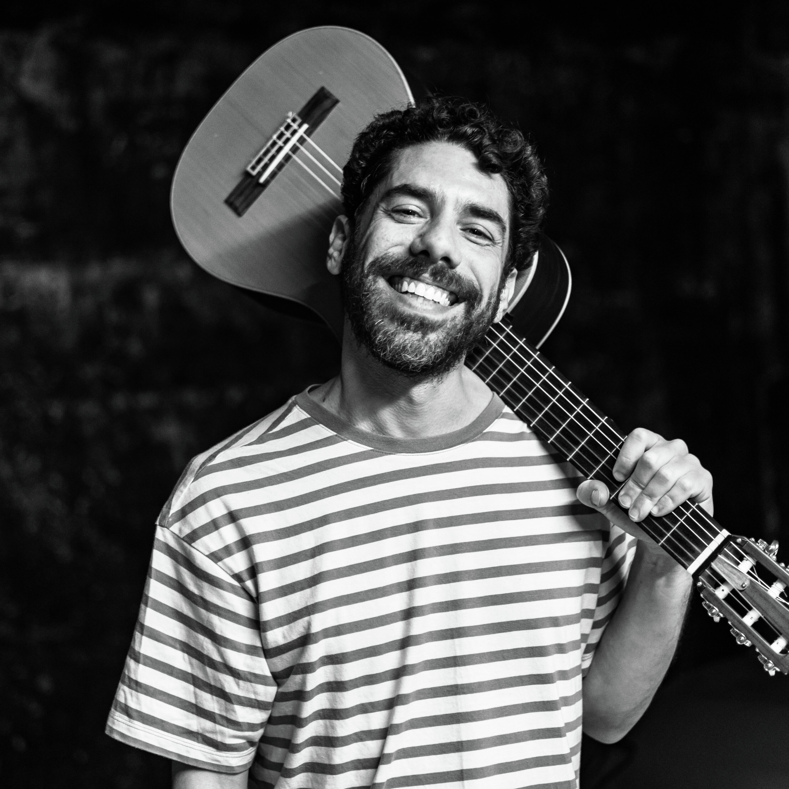 Luca Argel (parte 1): “A vida não acontece, não se dá, se não houver espaço para a surpresa, para o inesperado. É preciso haver uma casa vazia no tabuleiro”