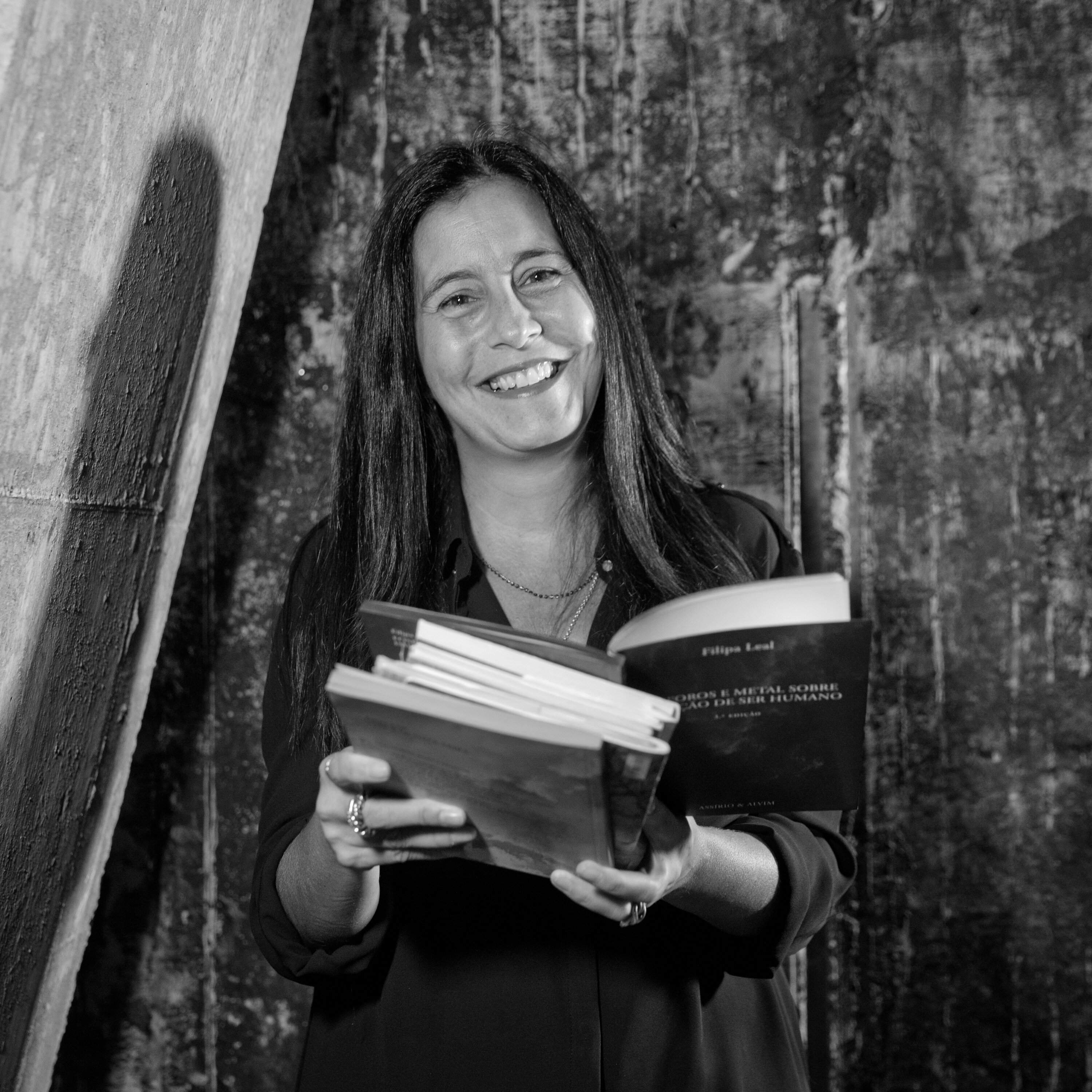 Filipa Leal (parte 1): “À medida que a vida me começou a doer, curiosamente, o humor entrou na minha poesia”