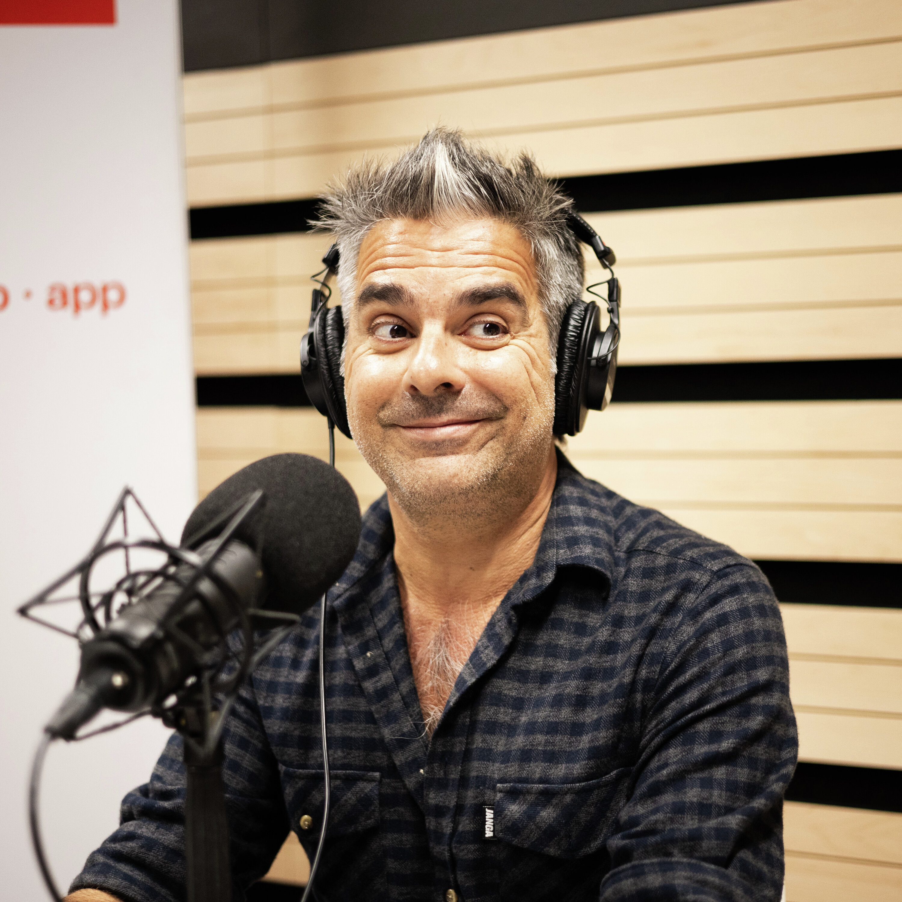 Tio Jel: “Durante os Homens da Luta estava sempre em personagem, já nem tirava o bigode ou o megafone. Depois, paguei a fatura e perdi-me porque já não era eu”