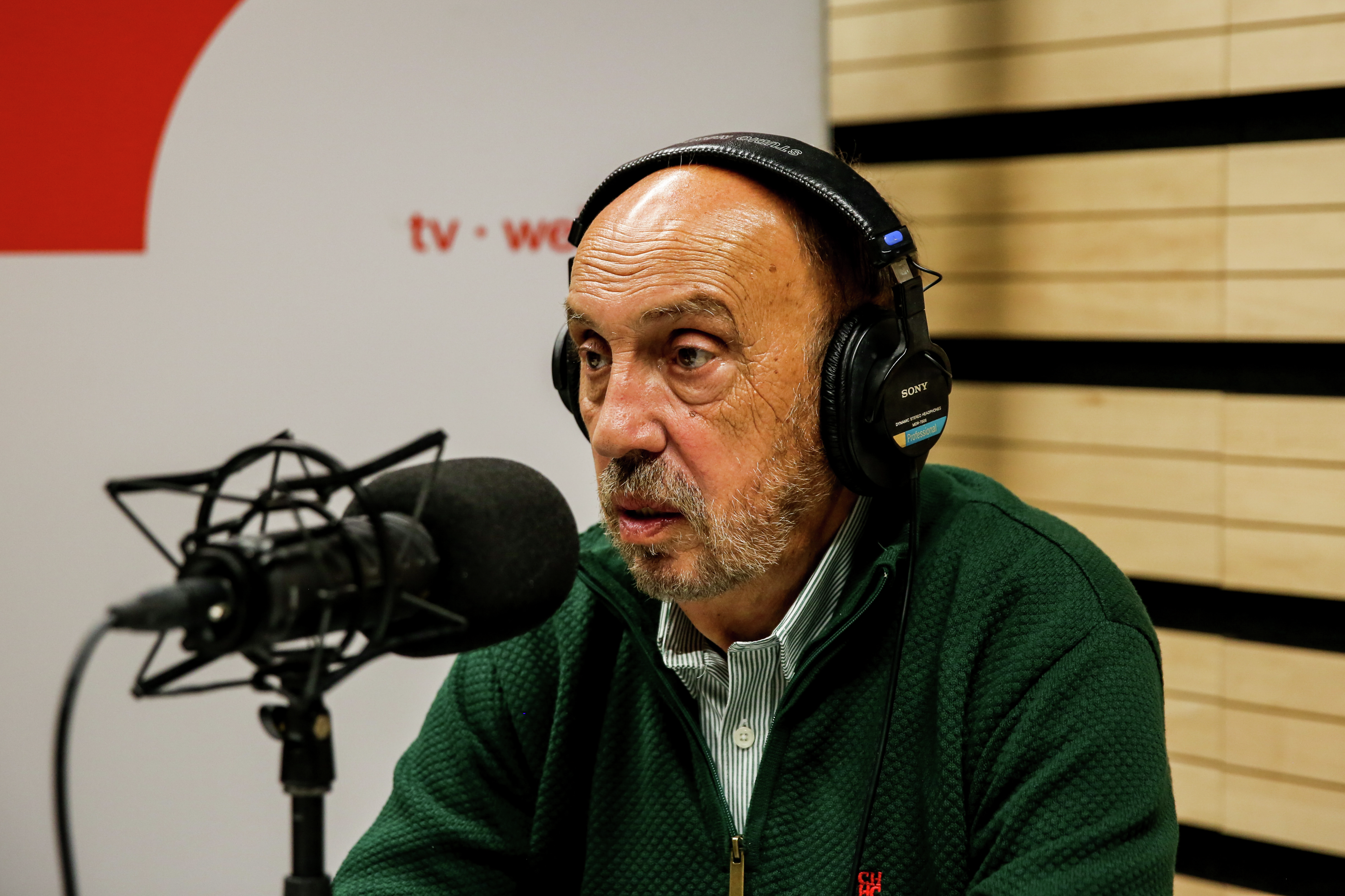 Manuel Cajuda: “Salvei o casamento de um jogador. Não contei à mulher que tinha levado outra rapariga para o estágio”