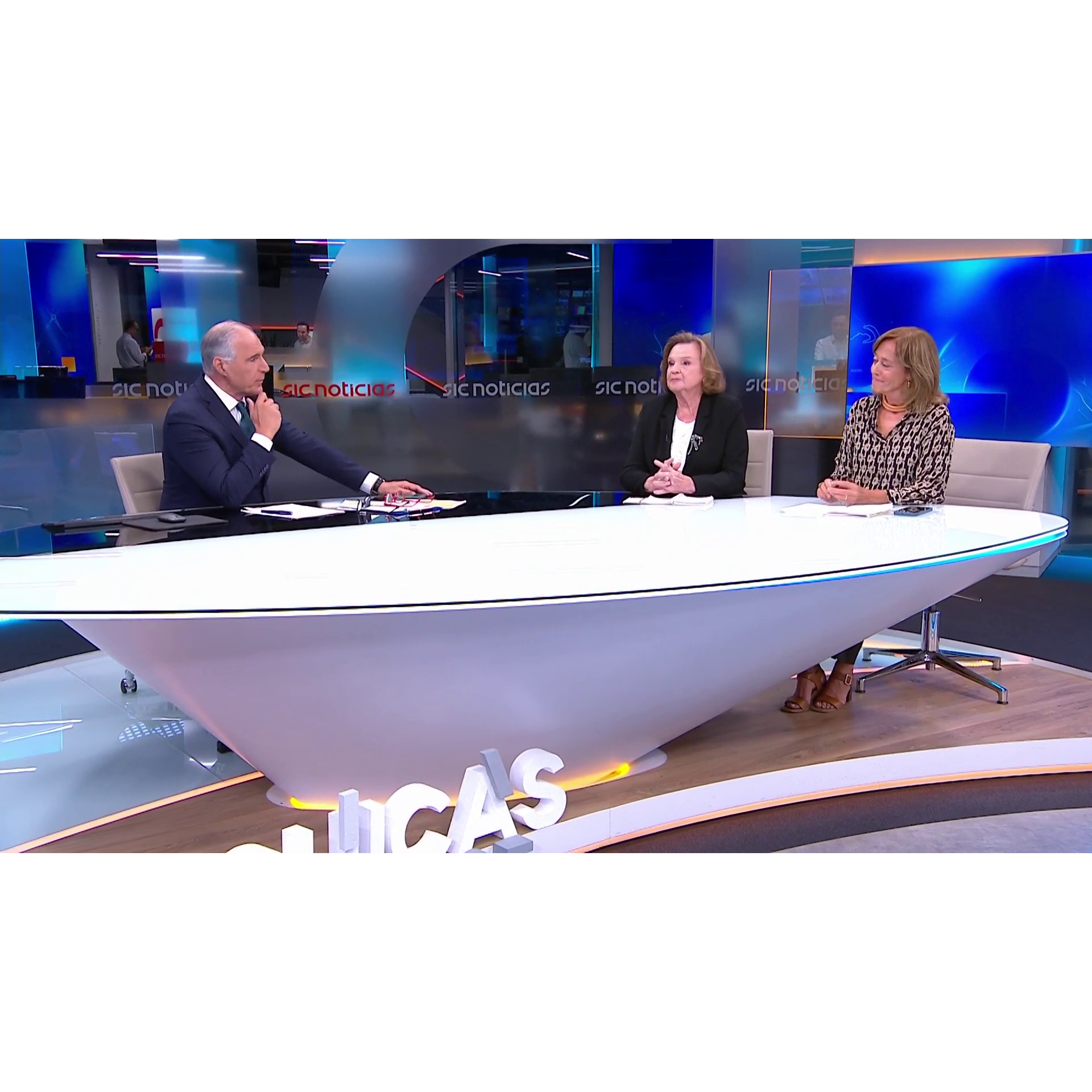 “O país tripartido que vimos nas legislativas retraiu. O combate a nível autárquico voltou a ser a dois”: comentário de Ângela Silva na Grande Noite Autárquicas SIC (II)