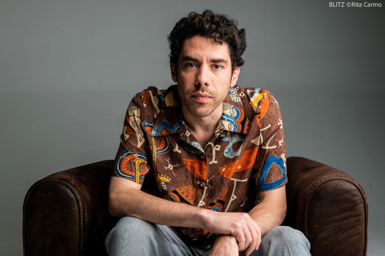 Luca Argel. Do samba enquanto arma à importância do 25 de Abril