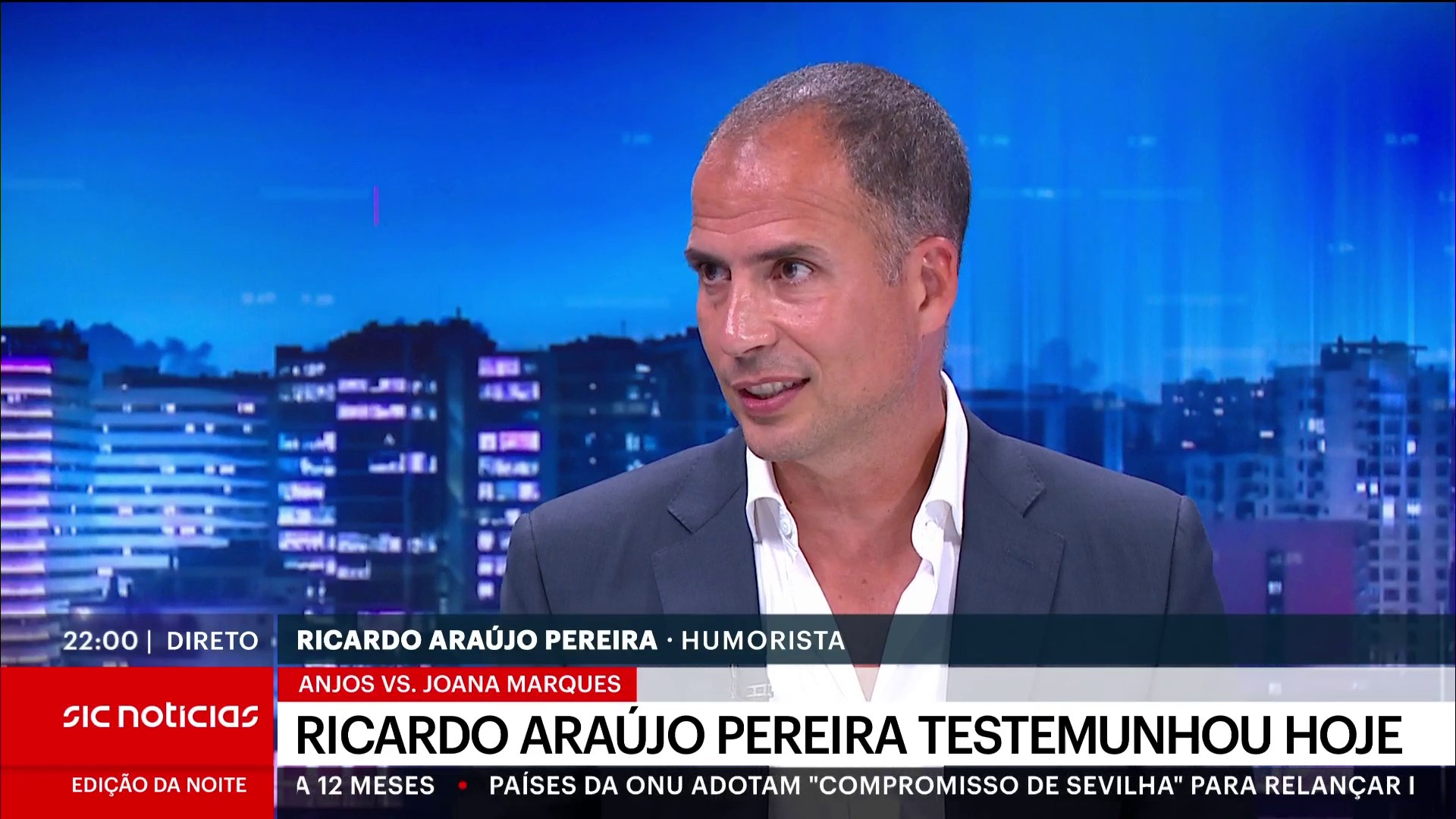 Ricardo Araújo Pereira e o julgamento Anjos vs. Joana Marques: “Lembro-me de se falar dos limites do humor sobre Maomé ou Jesus. Agora estamos a discutir a interpretação de dois cantores numa pista de motas”