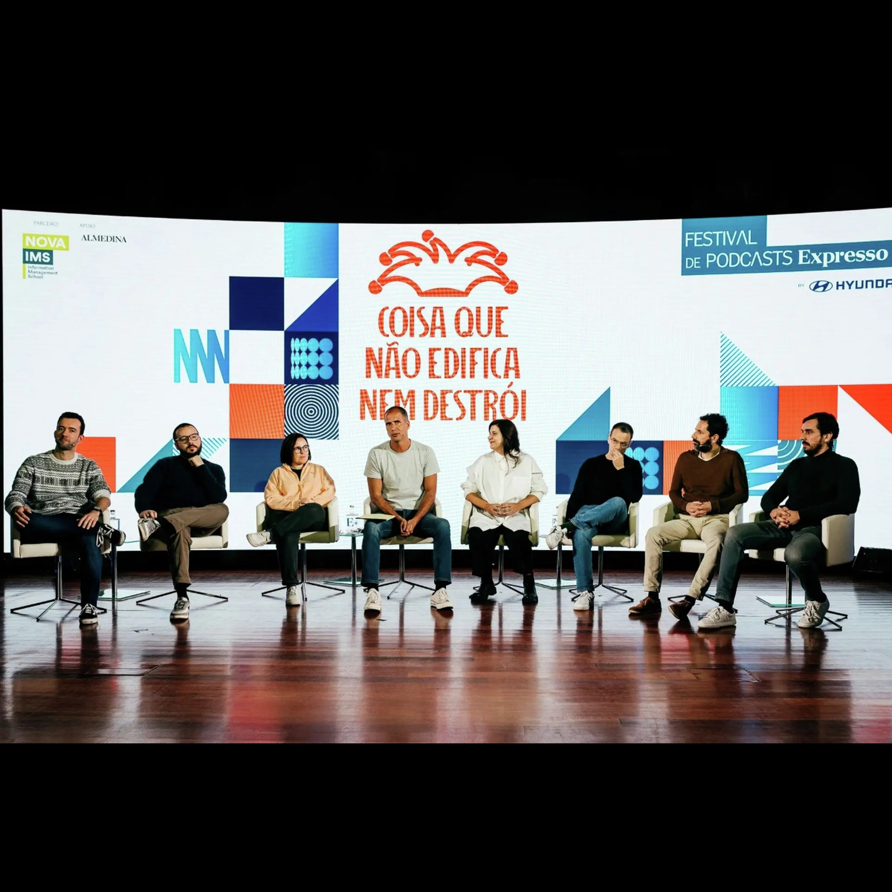 Sugestão de Verão: sobre discorrer chatamente, com Cátia Domingues, Cláudio Almeida, Guilherme Fonseca, Joana Marques, Manuel Cardoso, Miguel Góis, José Diogo Quintela e Ricardo Araújo Pereira