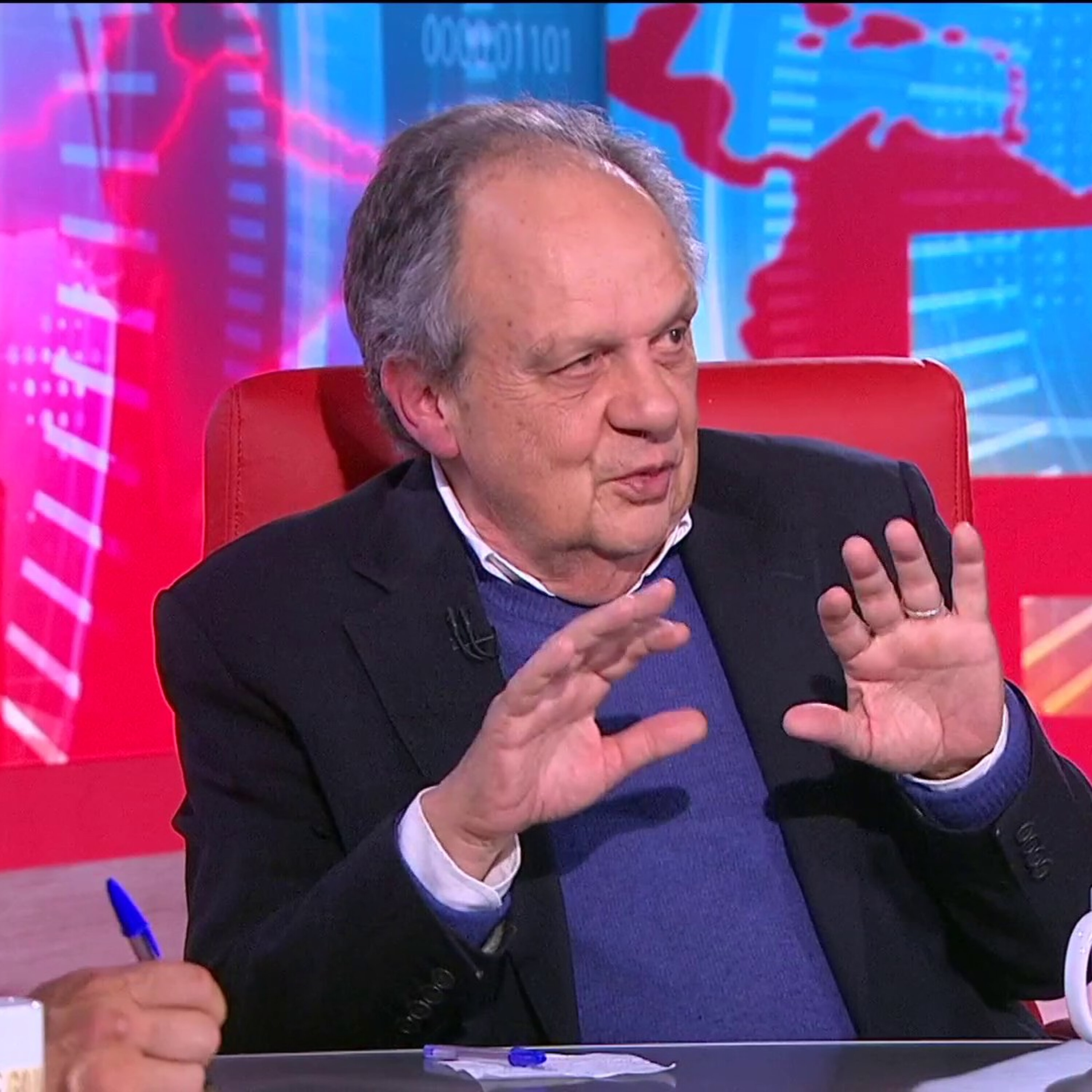 Entrevista a João Soares: “O meu avô, que era um republicano liberal, convidou o Dr. Álvaro Cunhal, que não podia ser professor, para regente de estudos entre duas prisões”