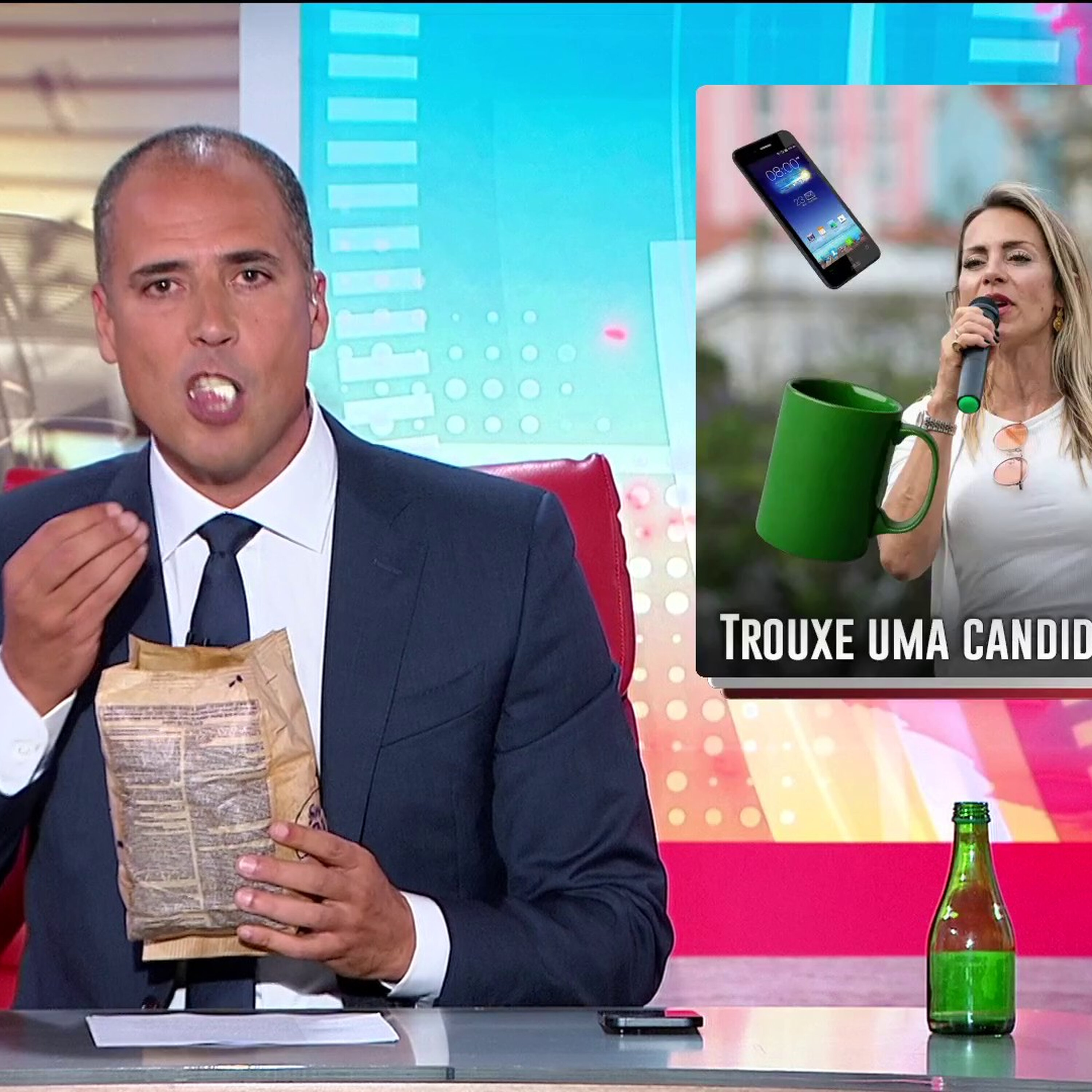 “Já não há trabalhadores. Hoje, chegamos a casa cansados de colaborar, ajudamos os miúdos nas colaborações de casa e ligamos a televisão para ver o ‘Isto é Gozar com Quem Colabora’” “Já não há trabalhadores. Hoje, chegamos a casa cansados de colaborar, ajudamos os miúdos nas colaborações de casa e ligamos a televisão para ver o ‘Isto é Gozar com Quem Colabora’”