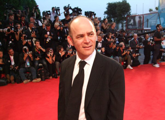 Todd Barry: “Não posso dizer que aproveitei o meu tempo livre na pandemia a escrever, como um bom comediante profissional devia”