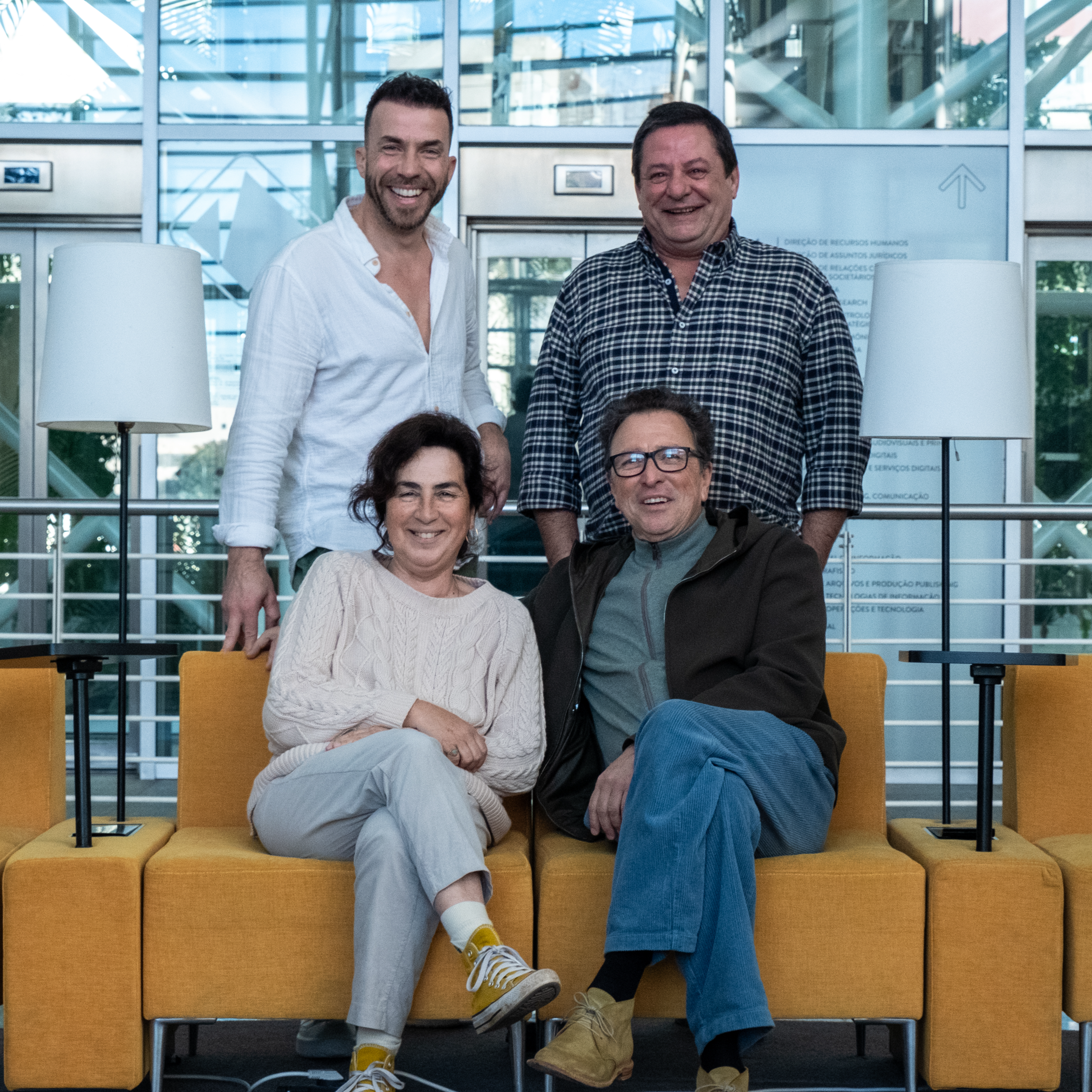 Fernando Luís sobre a série "Médico de Família": "Ainda só tinham passado imagens de que a série ia estrear e tinha imensa gente logo a falar comigo; foi um fenómeno estranhíssimo" episode artwork