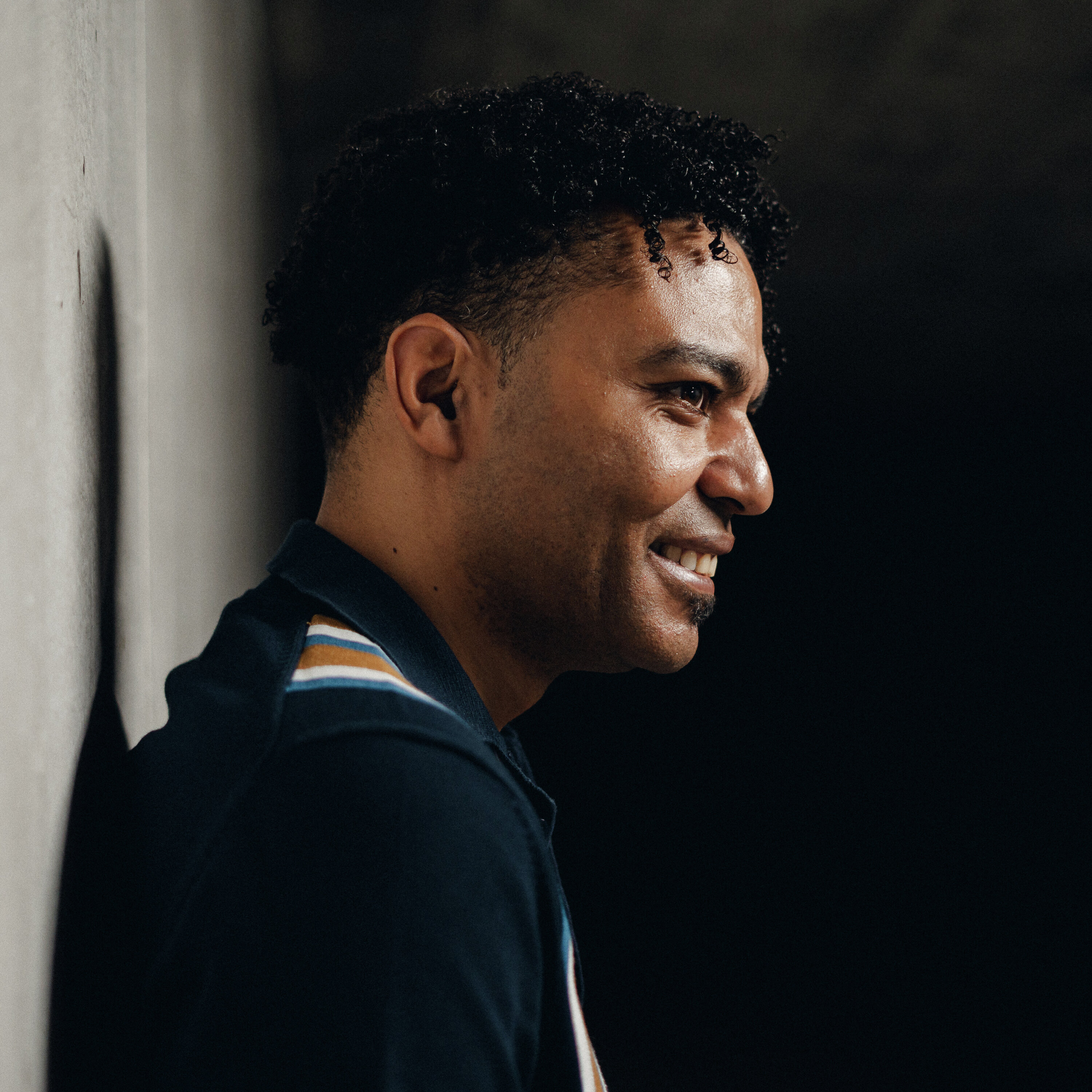 Gil Semedo: “Além da música, quero inspirar com a escrita. Acredito que Deus me fez um mensageiro para passar aquelas mensagens e inspirações para a multidão, e para mim”