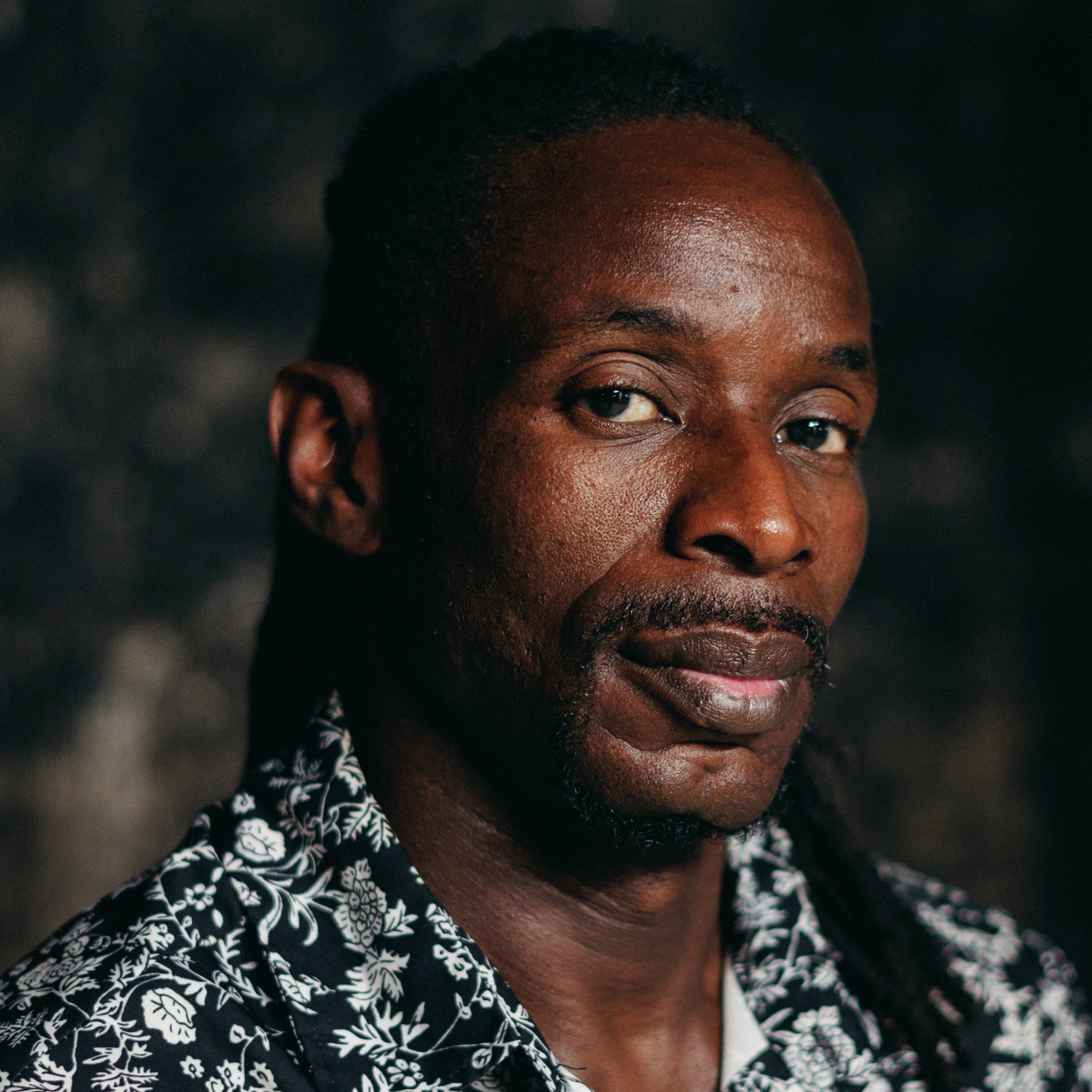 Carlos Kangoma: “Assusto-me quando vou ver as notícias. Sinto que estamos a descair para um certo regime, um tipo de fascismo light”