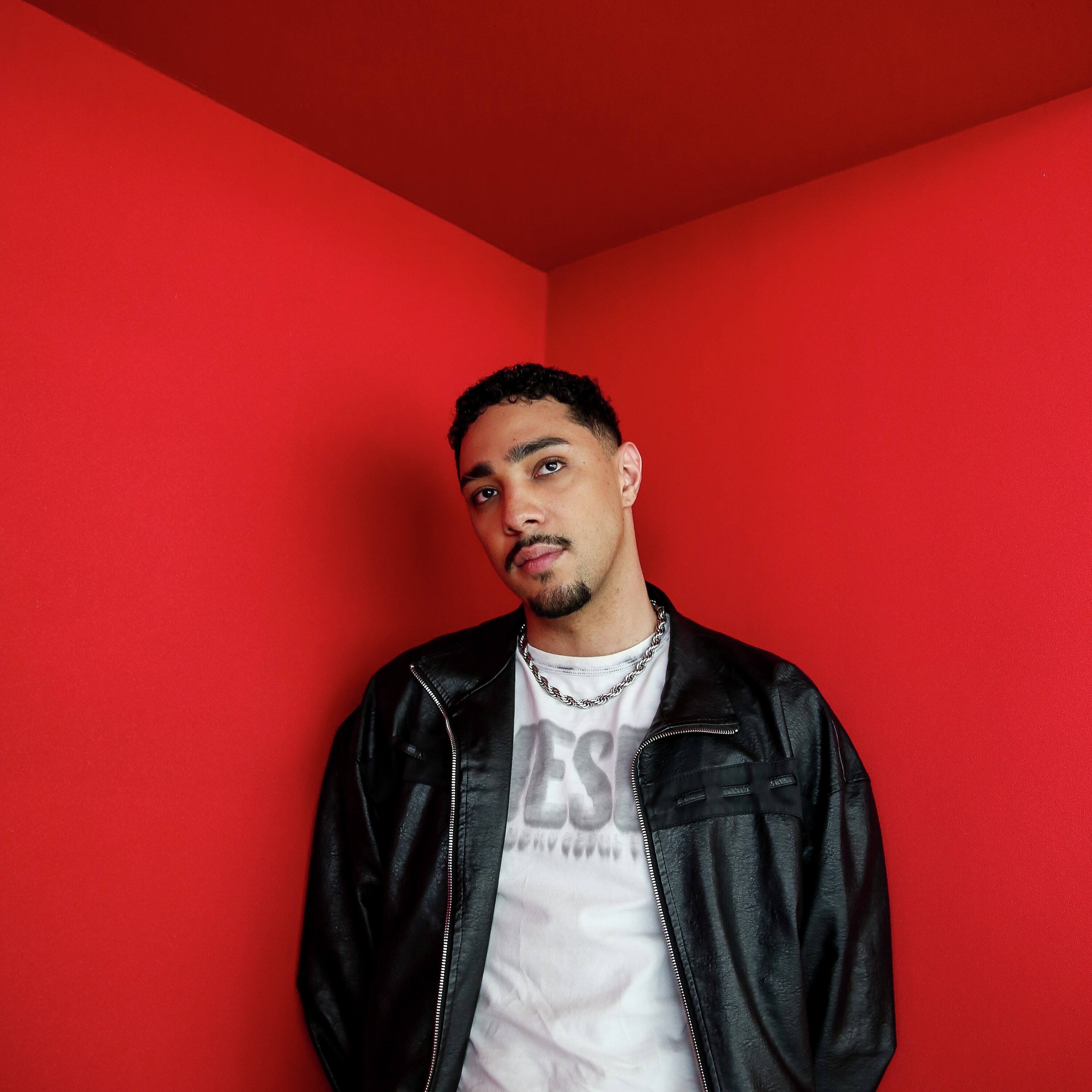 Saint Caboclo: “A música não é suposto ser elitista, mas para todos. As pistas de dança foram criadas de uma certa forma de rebelião”