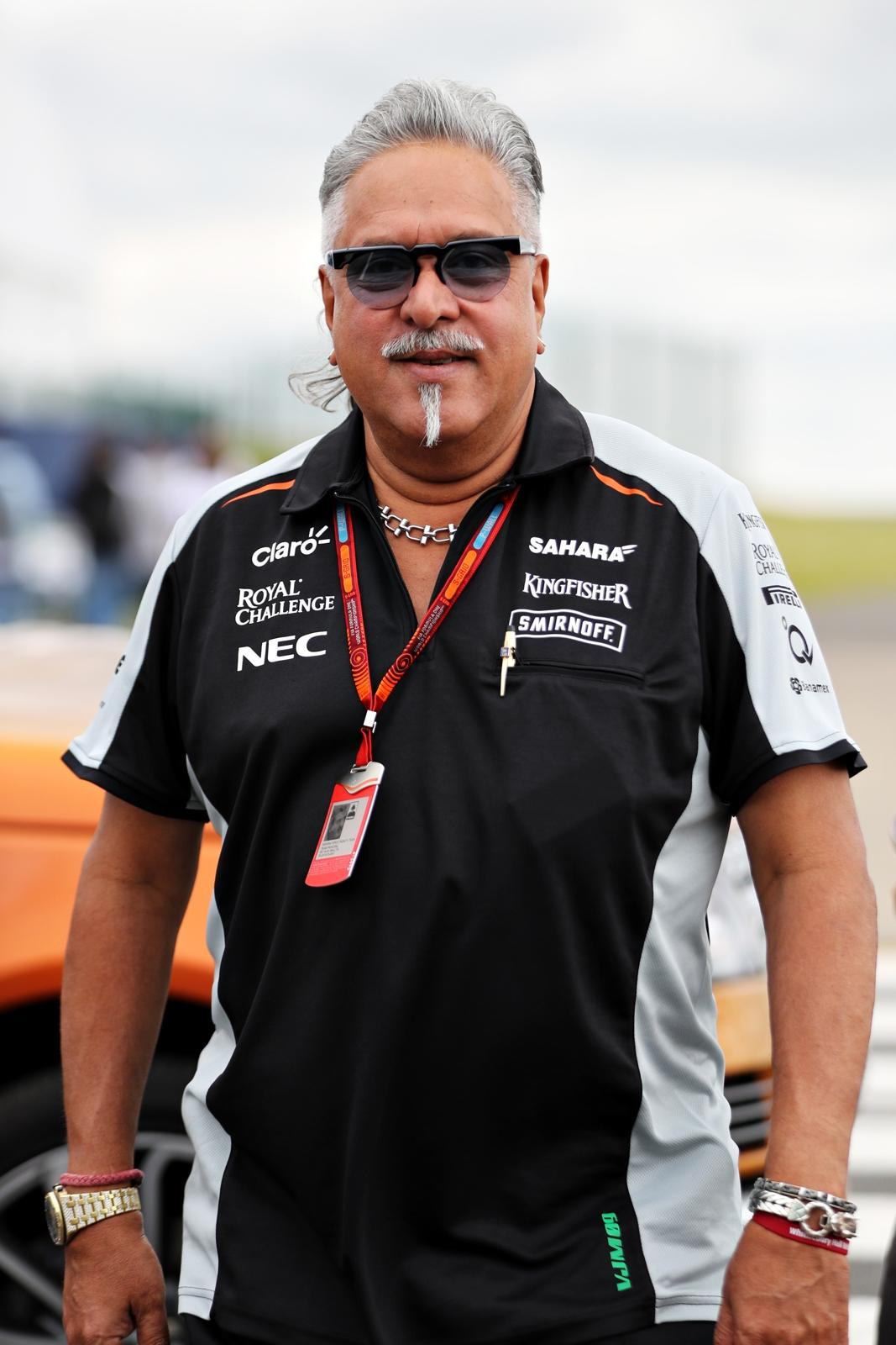 RJ Kaavya's Jhampak Item on MALLYA