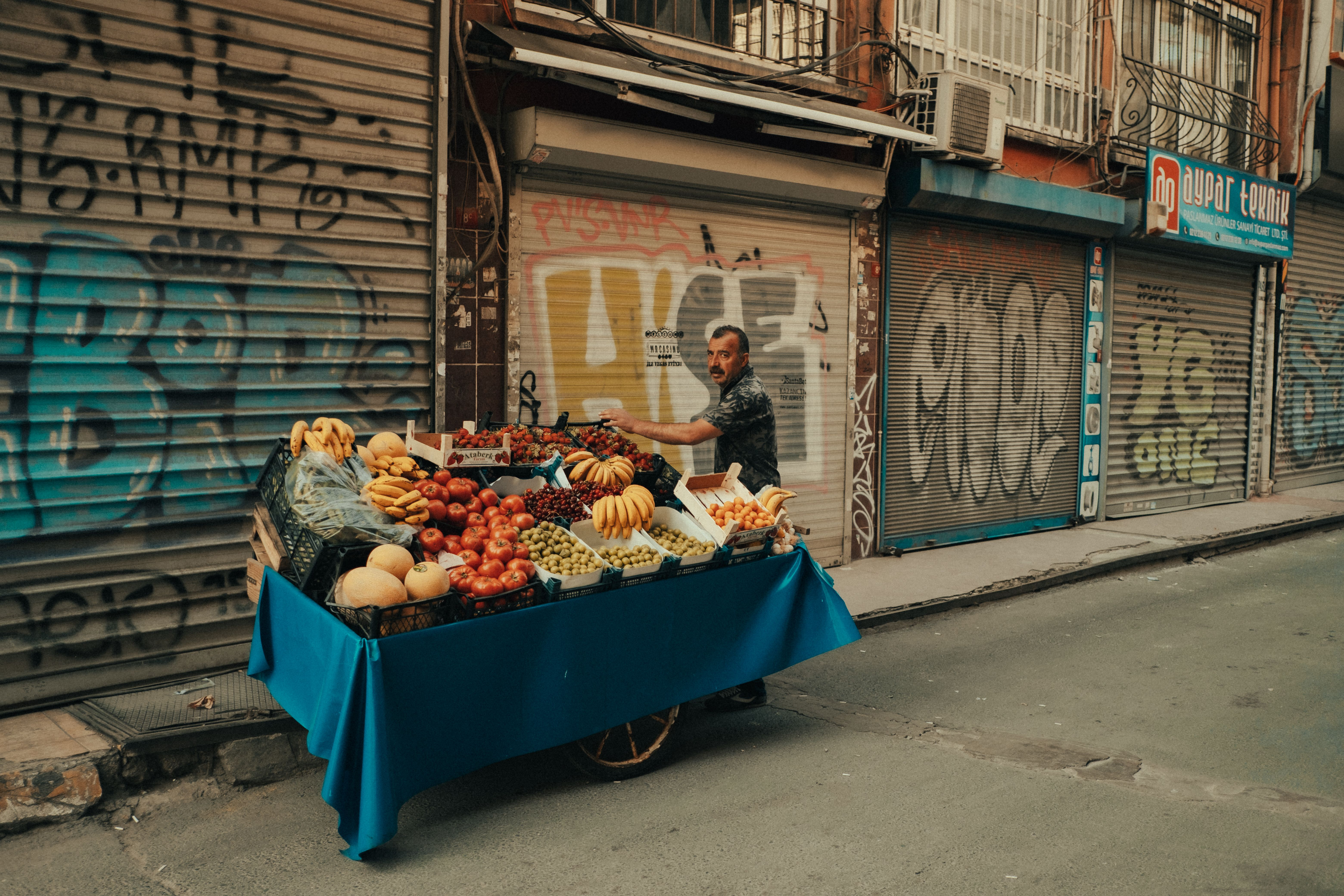Rj Dhrumil talks about buying fruits in ahmedabad episode artwork