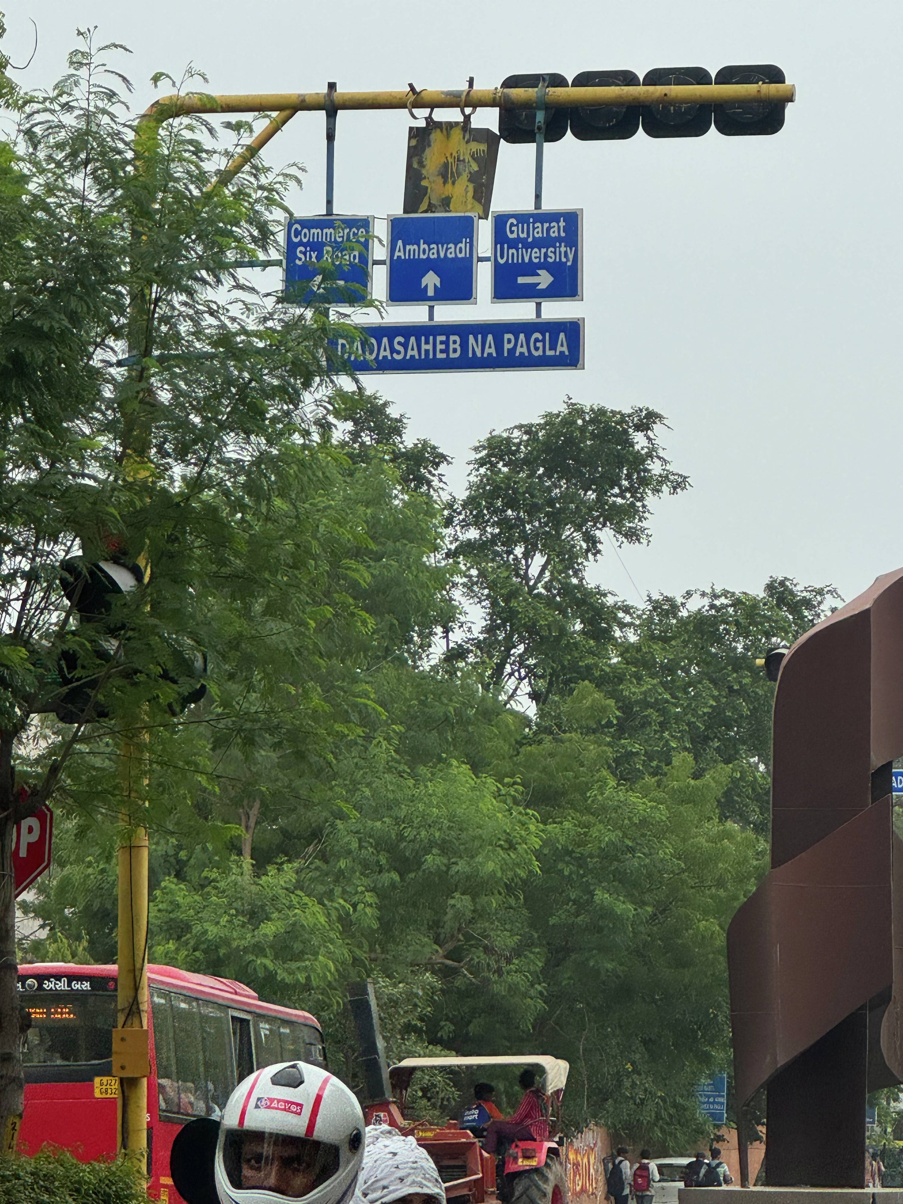 Rj Dhrumil talks about the wrong sign boards at Dadasaheb na Pagla cross roads episode artwork