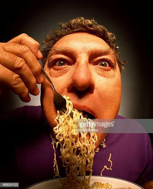 BEIZZATI_NA NA KARKE DOOSRON KA KHANA BHI KHA JANE WALE