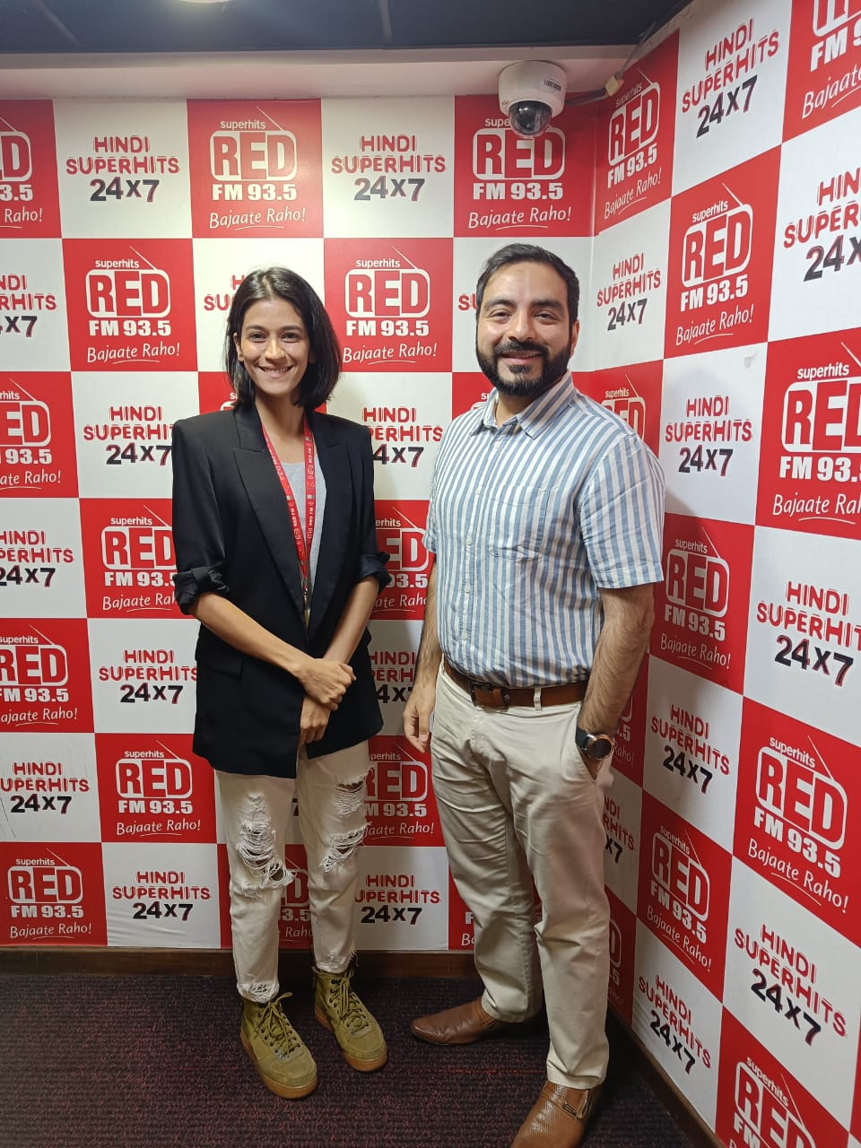RJ Disha  in conversation with  CEO of Care on call  Dr Navneet Motreja. Tune in to listen