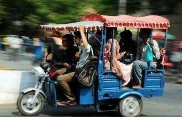 [Ep08]  MORNING NO. 1 WITH RJ PURAB-- E- RICKSHAW NEWS