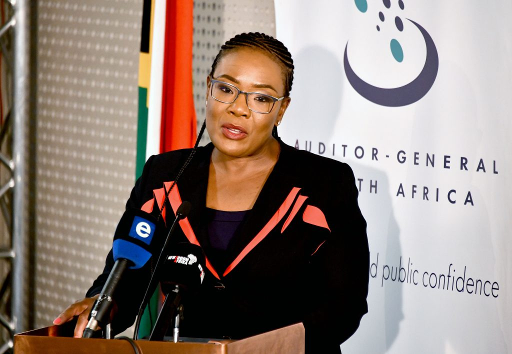NEWS REVIEW| Only 8 out of 39 EC municipalities received clean audits from AG. episode artwork