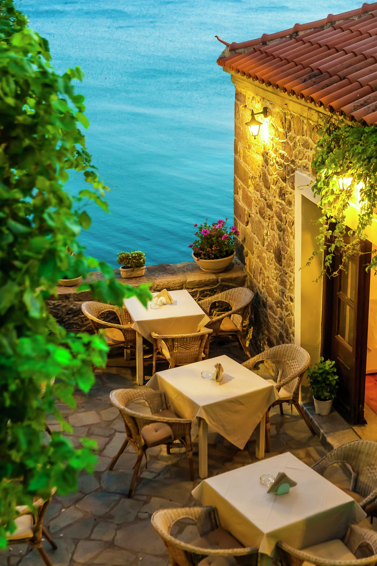 5N On The Radar_ Are restaurants killing tipping culture_