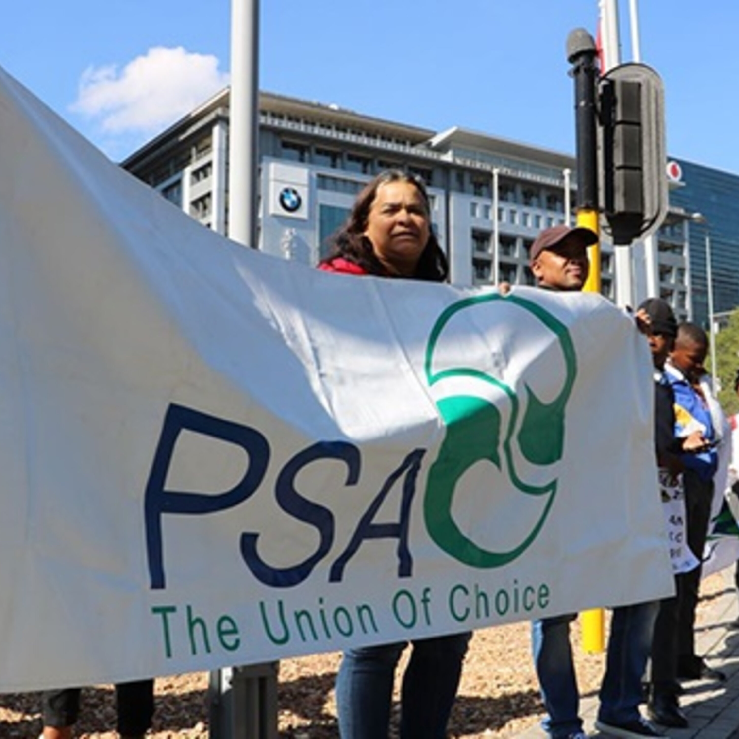 #PODCAST KZN Public Servants Association (PSA) to call urgent safety meeting after two more paramedics are robbed while on duty #sabcnews