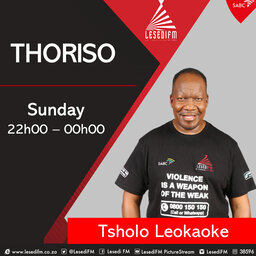 Tsholo Leokaoke talking to Sipho Makhabane - 24 April 2022