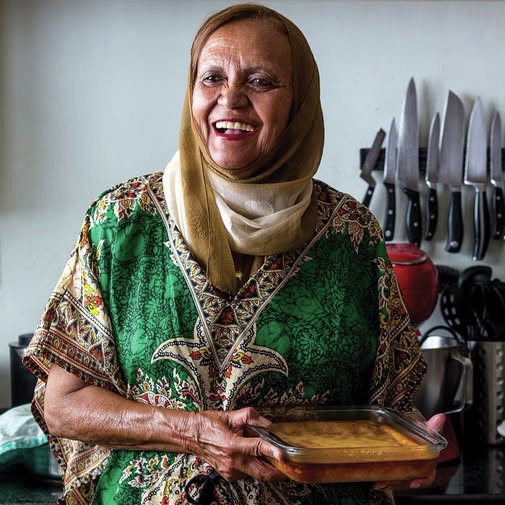 Hulde aan die Koningin van Speserye, Cass Abrahams