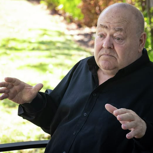 Willie Esterhuizen kry toekenning vir lewensbydrae