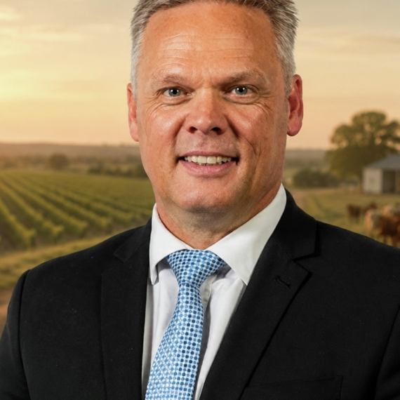Nuwe aanlynstelsel vir bek-en-klouseer onder vergrootglas