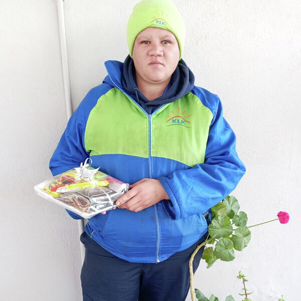 Averil, die vrolike petroljoggie van Pofadder