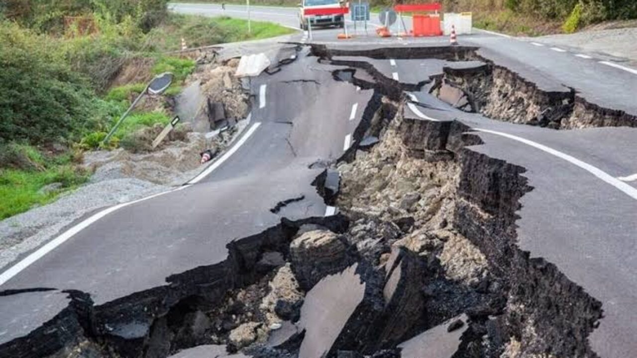 #PODCAST Council for GeoScience discuss some of the possible reasons behind Jo'burg's increasingly frequent occurance of seismic events #sabcnews episode artwork