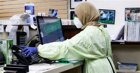 #PODCAST Muslim nurses left disappointed following a new ruling that prohibits them from wearing hijabs at work #sabcnews episode artwork