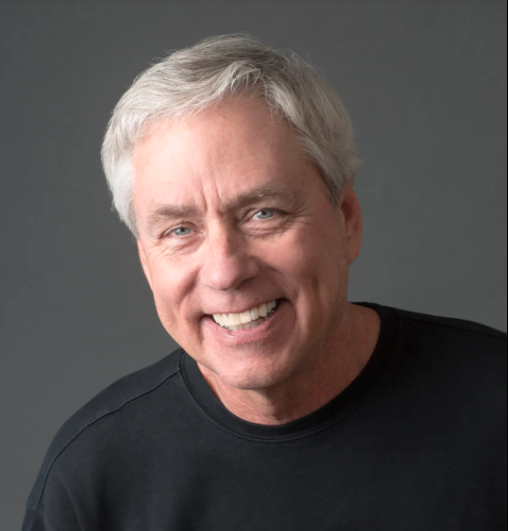 Legendary columnist, novelist and satirist Carl Hiaasen joins the Florida Keys Weekly Podcast.