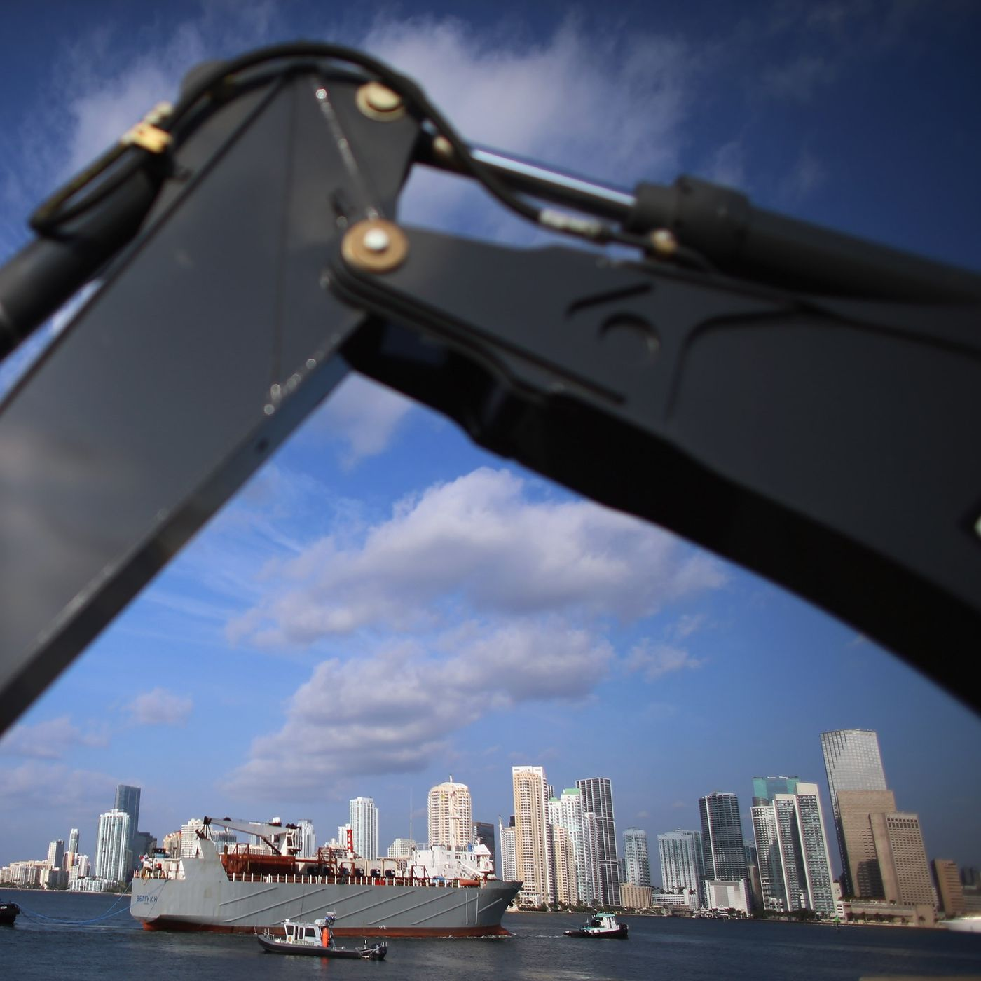 Florida Gets a D for Manufacturing... Michael Hicks Ph.D. episode artwork