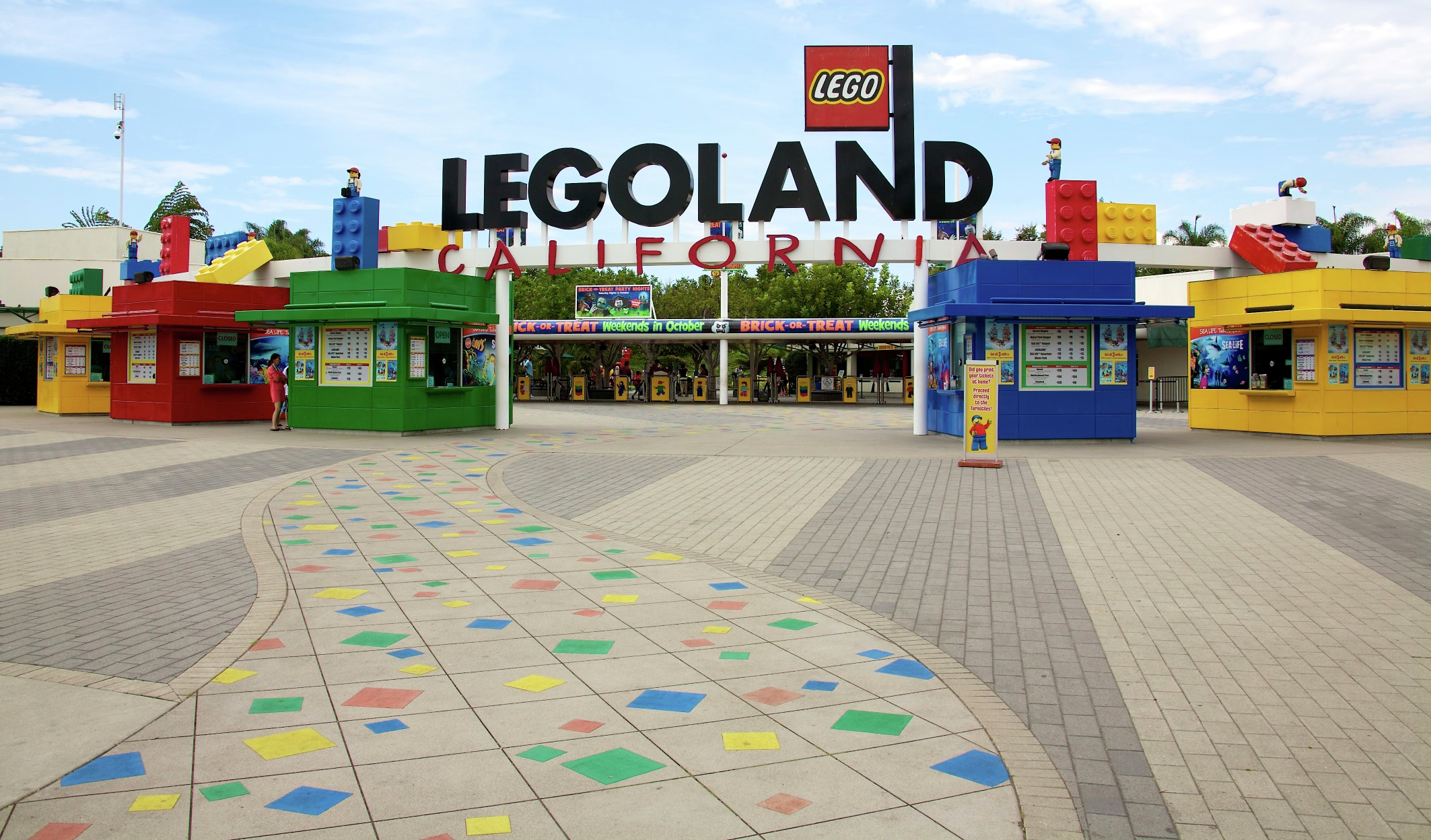 Win a 4- Pack of tix to LegoLand + 1,000$ CASH! and Alanis Morissette Tix