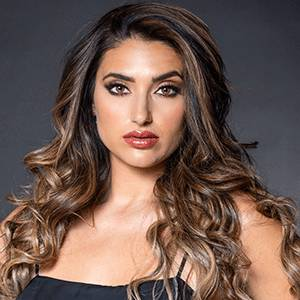 Fine Music Breakfast  - 8 December 2022 inc studio guest Rebecca Gulinello