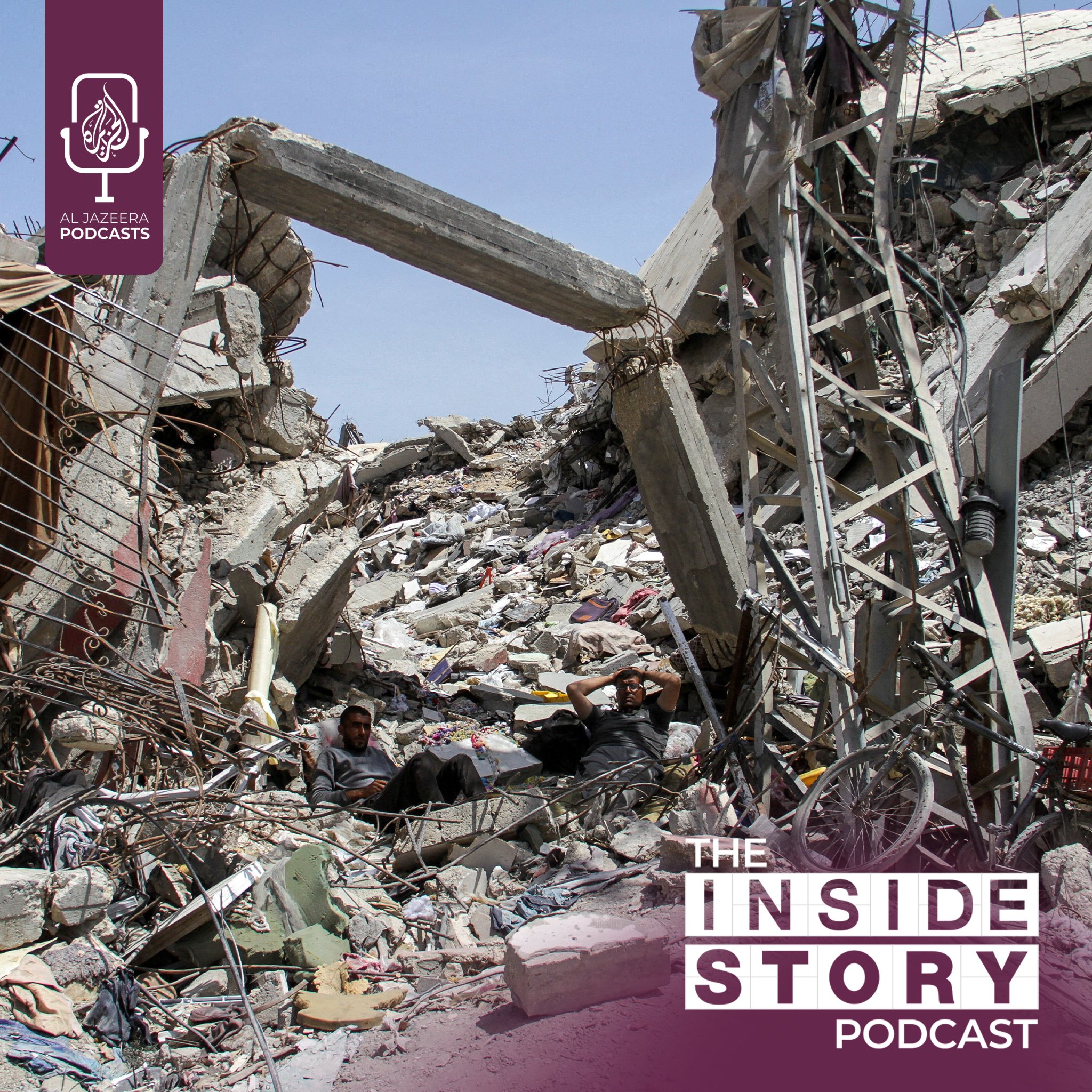 What are the challenges of clearing tonnes of rubble from Gaza?