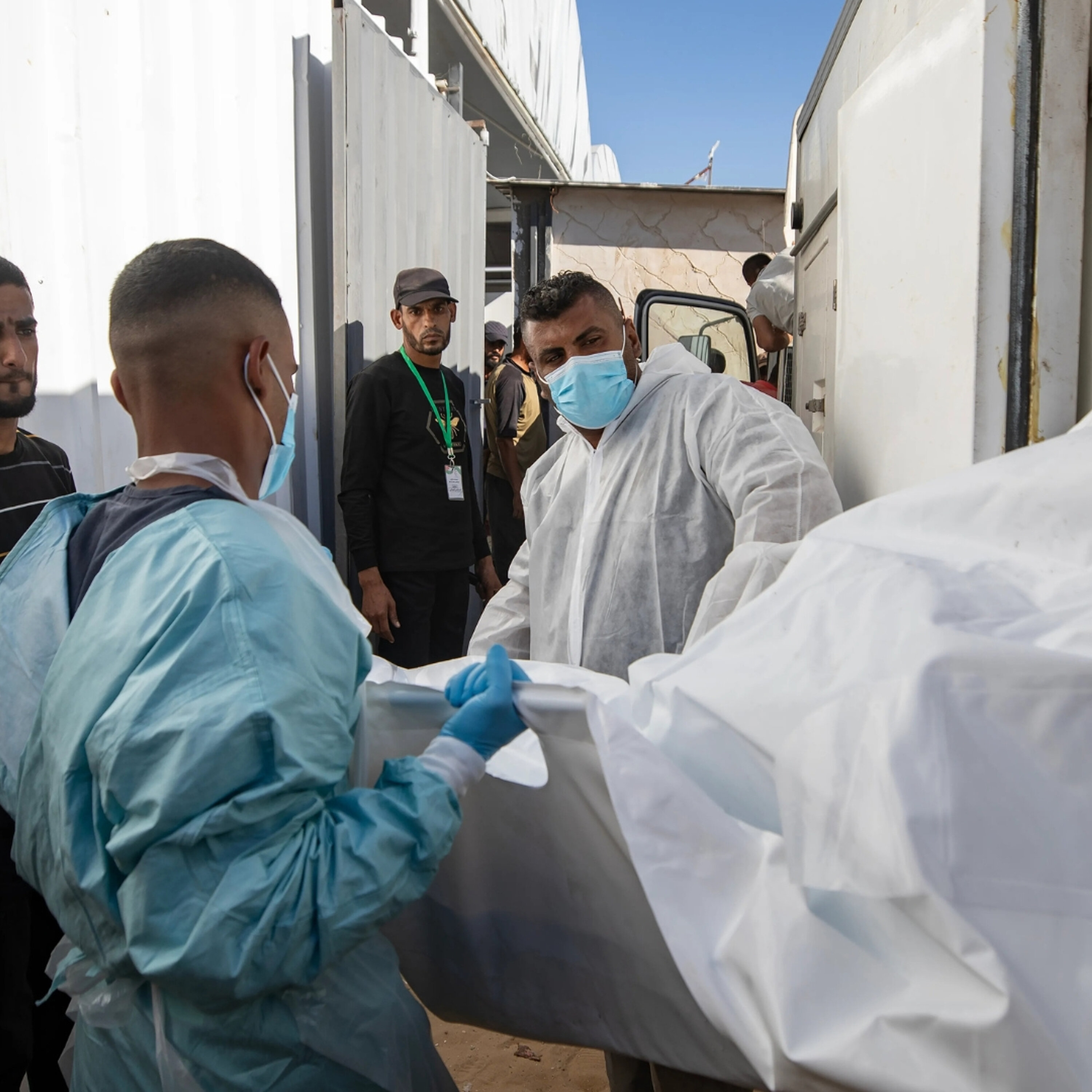 Palestinians trying to identify bodies of loved ones in Gaza Palestinians trying to identify bodies of loved ones in Gaza