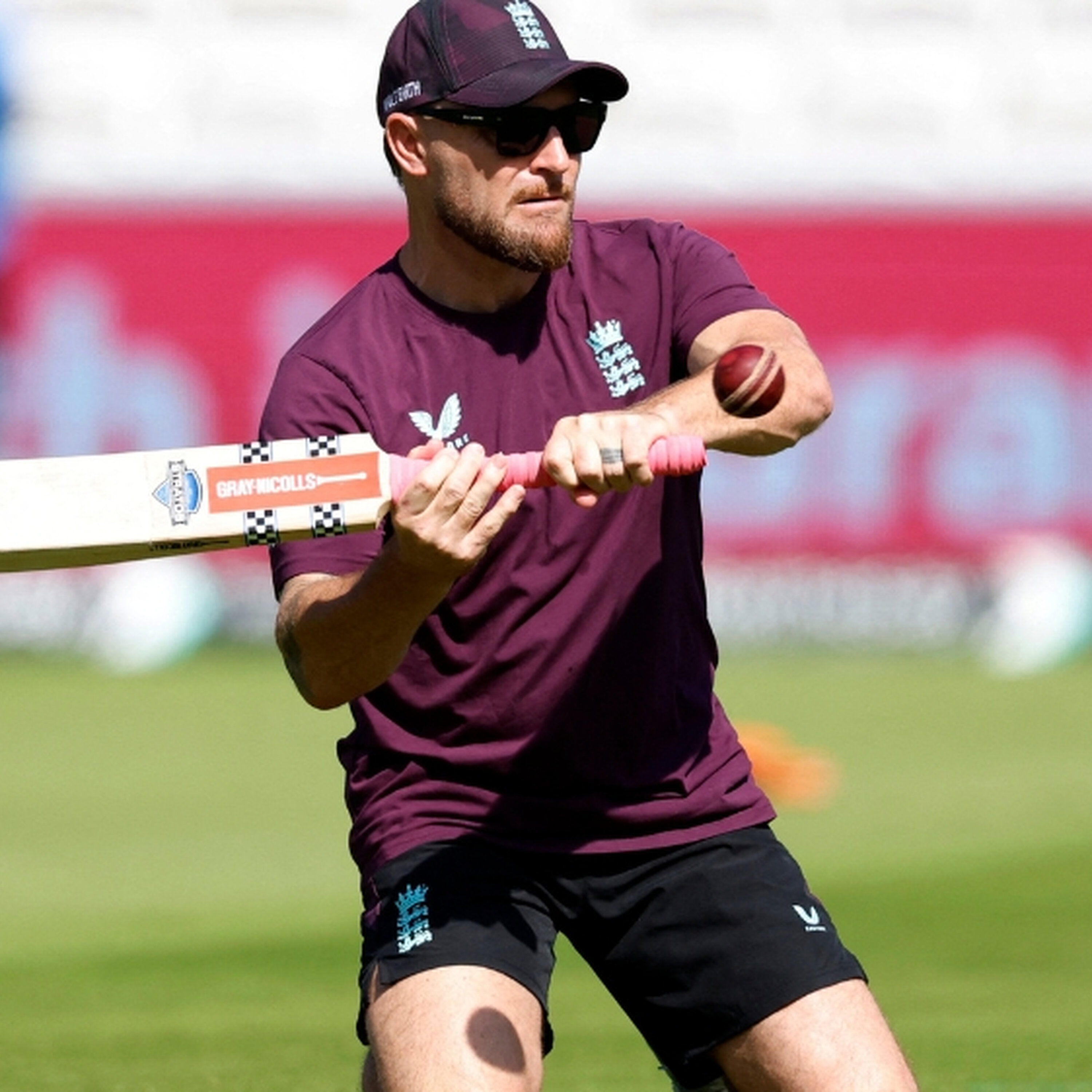 England face must-win Ashes Test as coach McCullum rules out major changes England face must-win Ashes Test as coach McCullum rules out major changes
