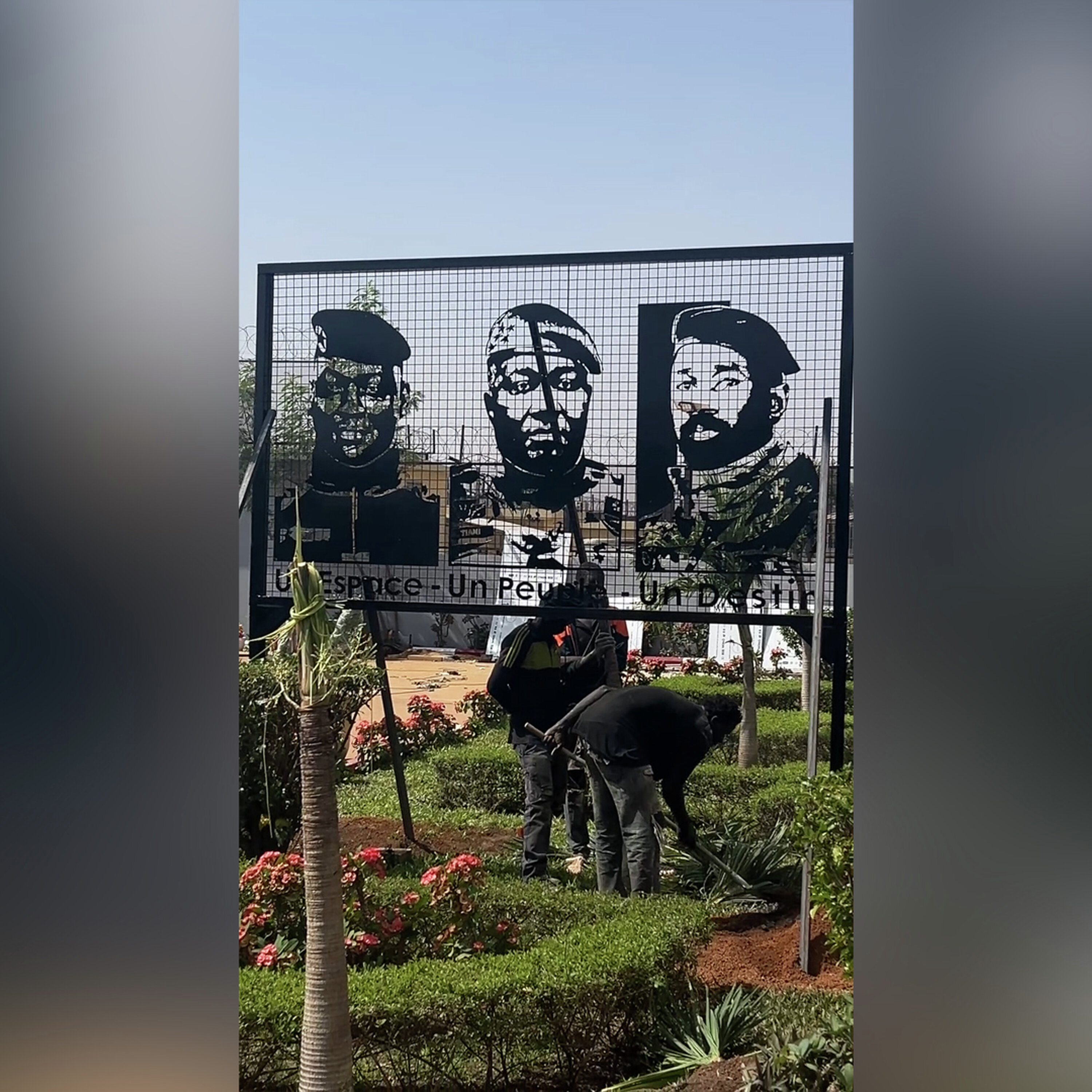 Sahel states summit attracts unexpected visitors: young people. Sahel states summit attracts unexpected visitors: young people.