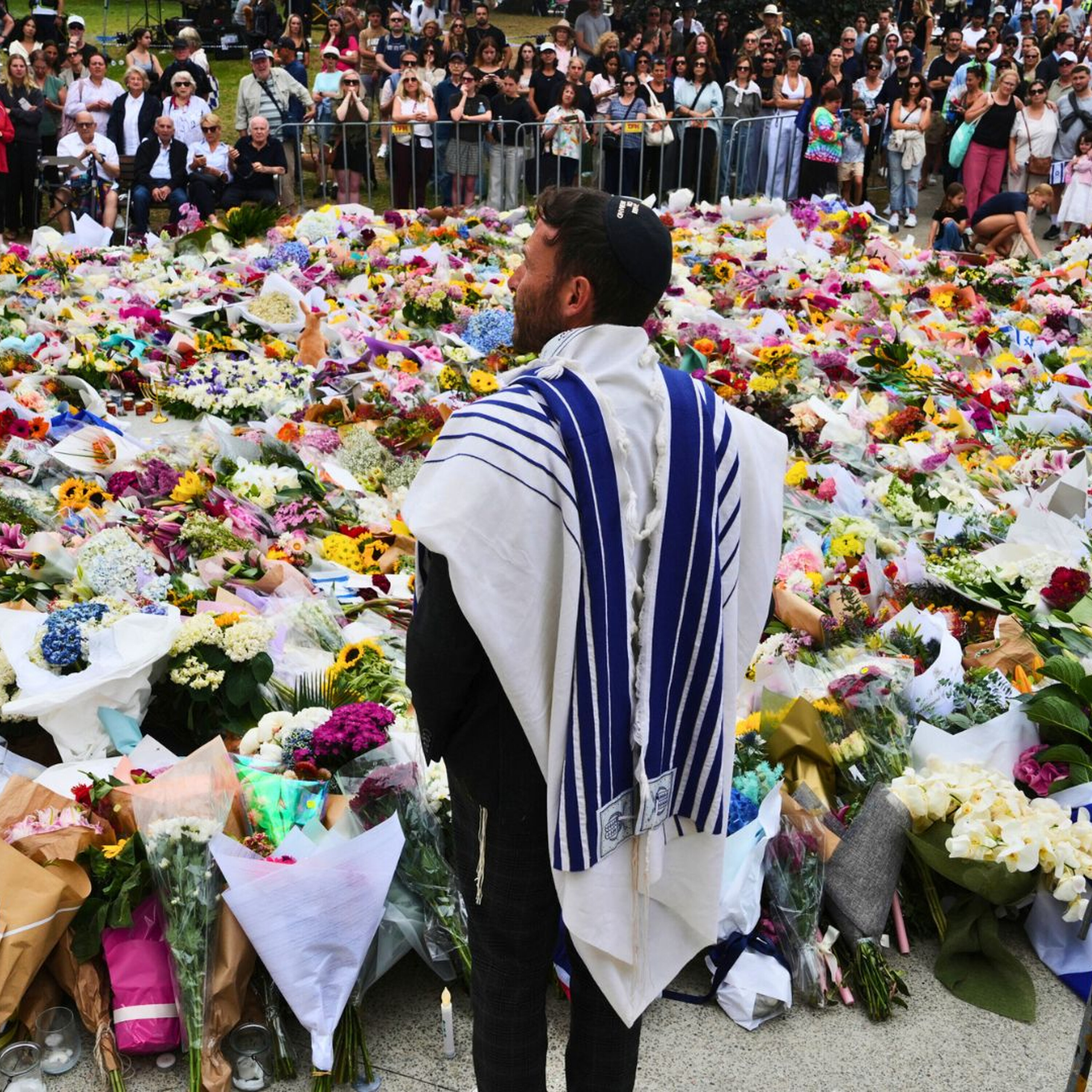 Australian police say Bondi Beach shooting may have been ISIL-inspired Australian police say Bondi Beach shooting may have been ISIL-inspired