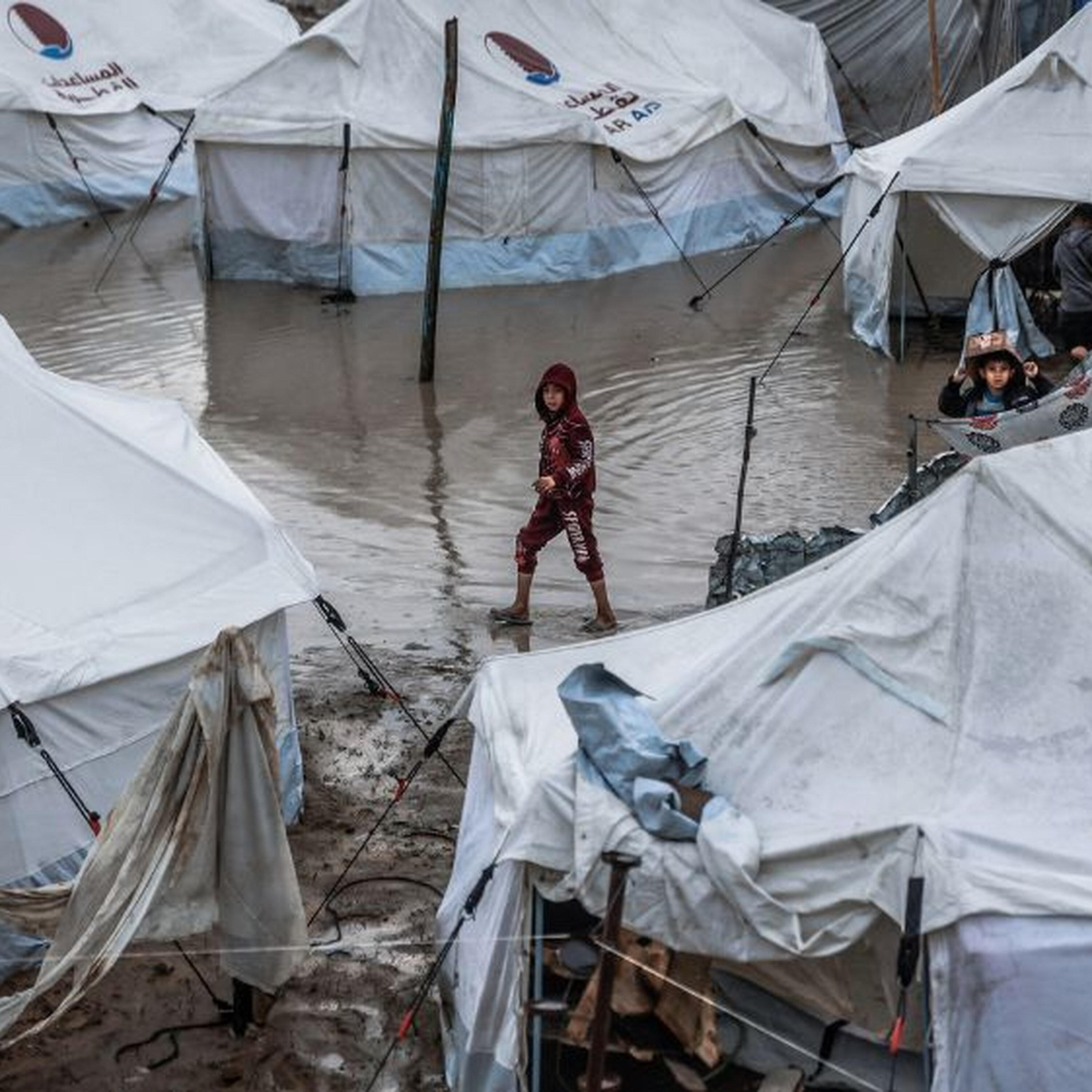 Sewage and floodwater swamp Gaza shelters amid infrastructure collapse Sewage and floodwater swamp Gaza shelters amid infrastructure collapse