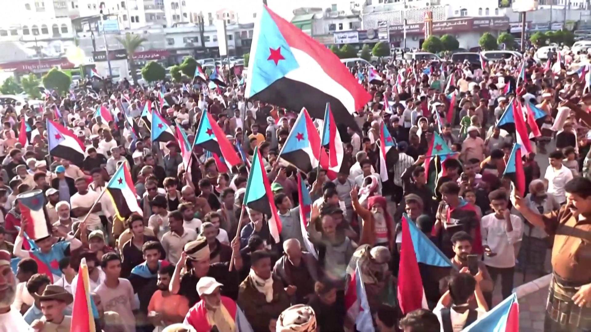 Who are the separatists that claim control of all south Yemen?