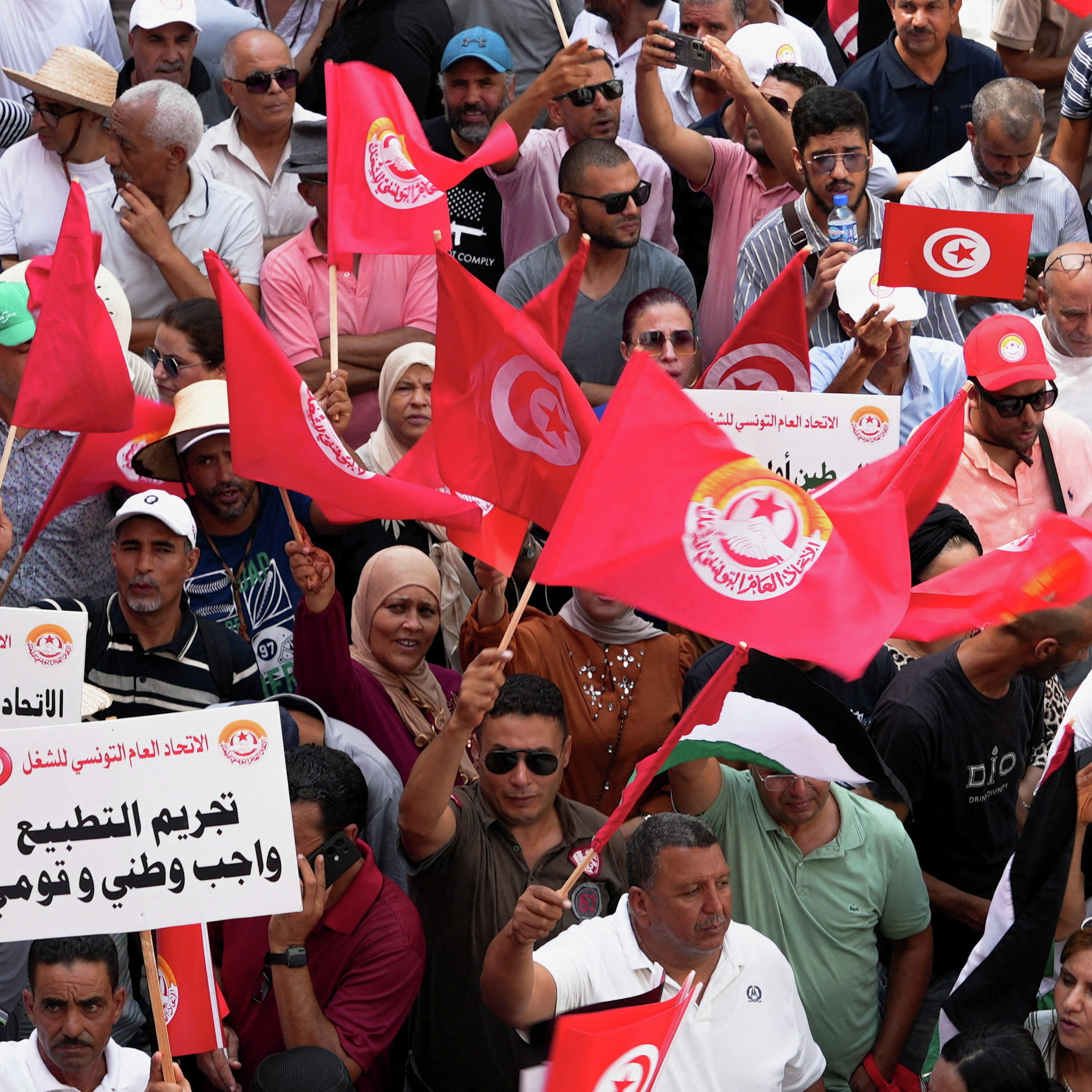 Activists decry fall of Tunisia’s democracy, 15 years after Arab Spring Activists decry fall of Tunisia’s democracy, 15 years after Arab Spring