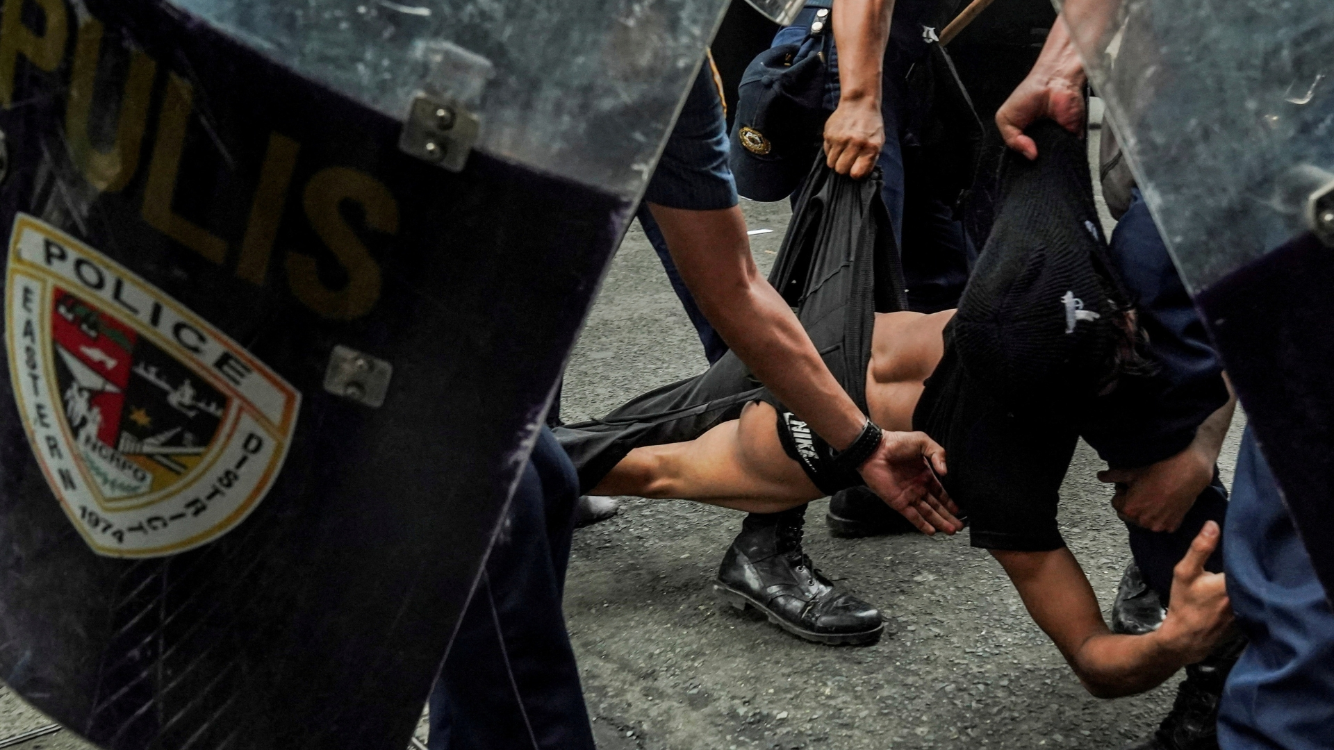 Philippines protest crackdown: Police accused of brutality after killing last month