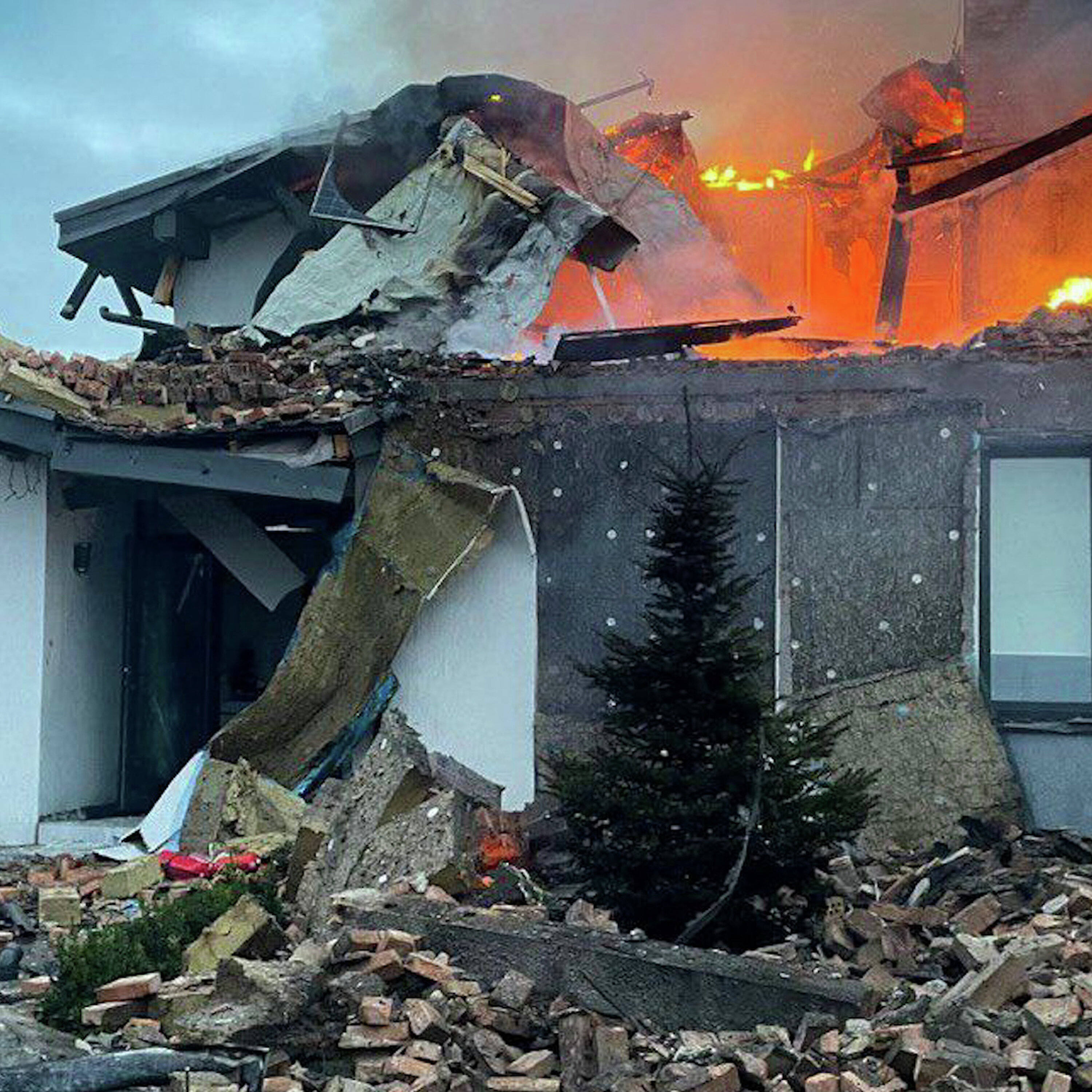 Russia strikes Ukrainian homes and energy in deadly missile attack Russia strikes Ukrainian homes and energy in deadly missile attack