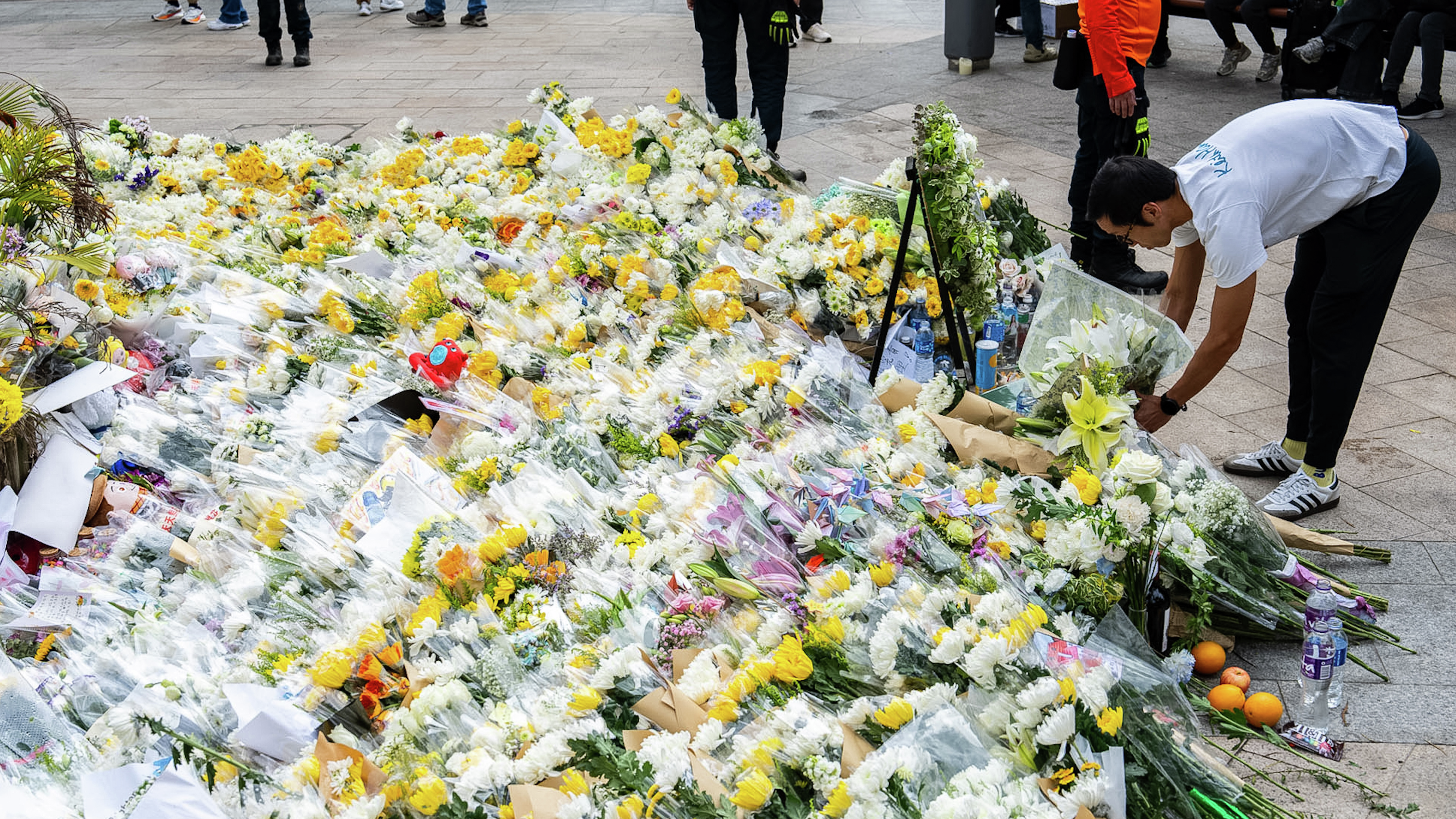 Hong Kong residents demand answers after deadly apartment fire