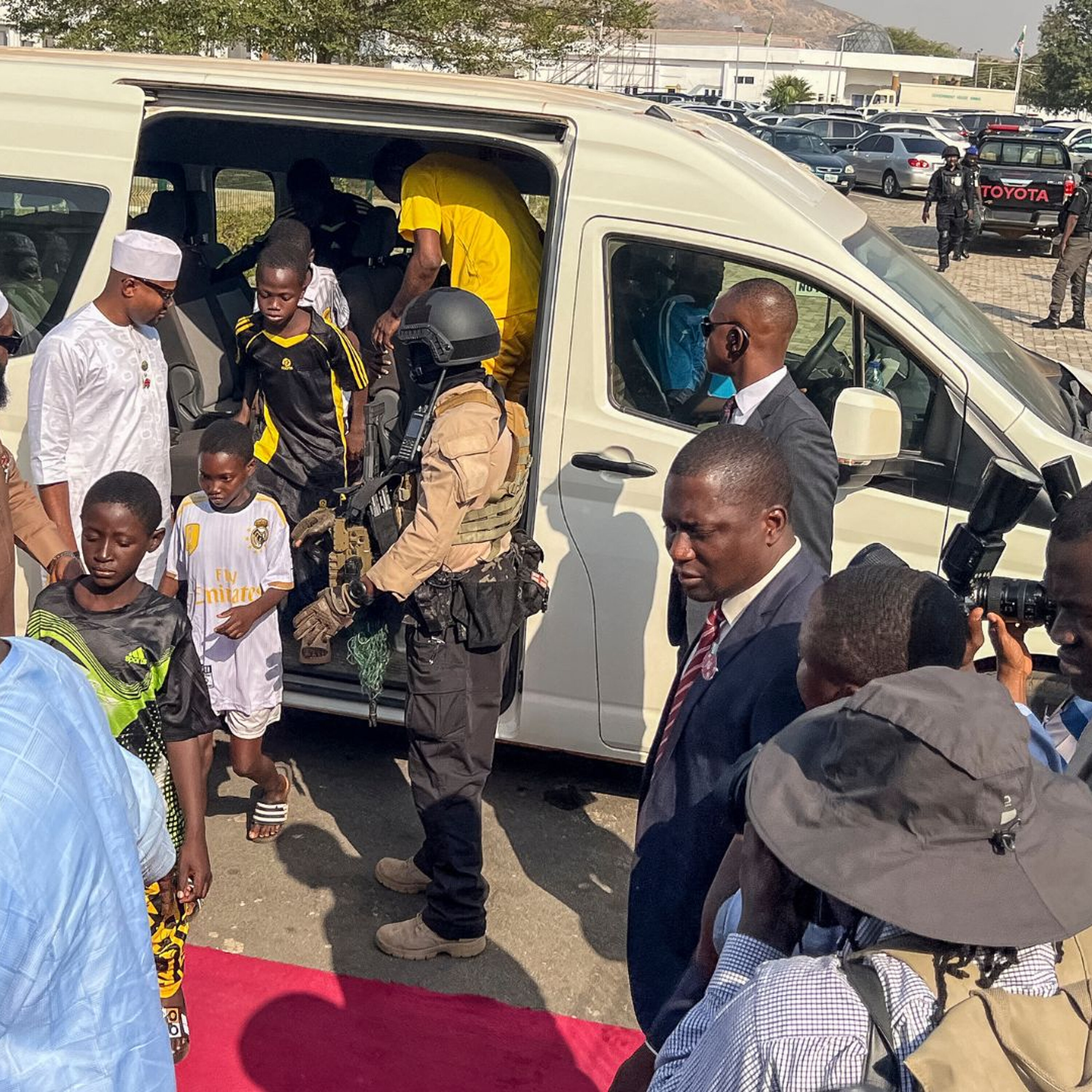 Nigeria says 130 kidnapped Catholic schoolchildren freed Nigeria says 130 kidnapped Catholic schoolchildren freed