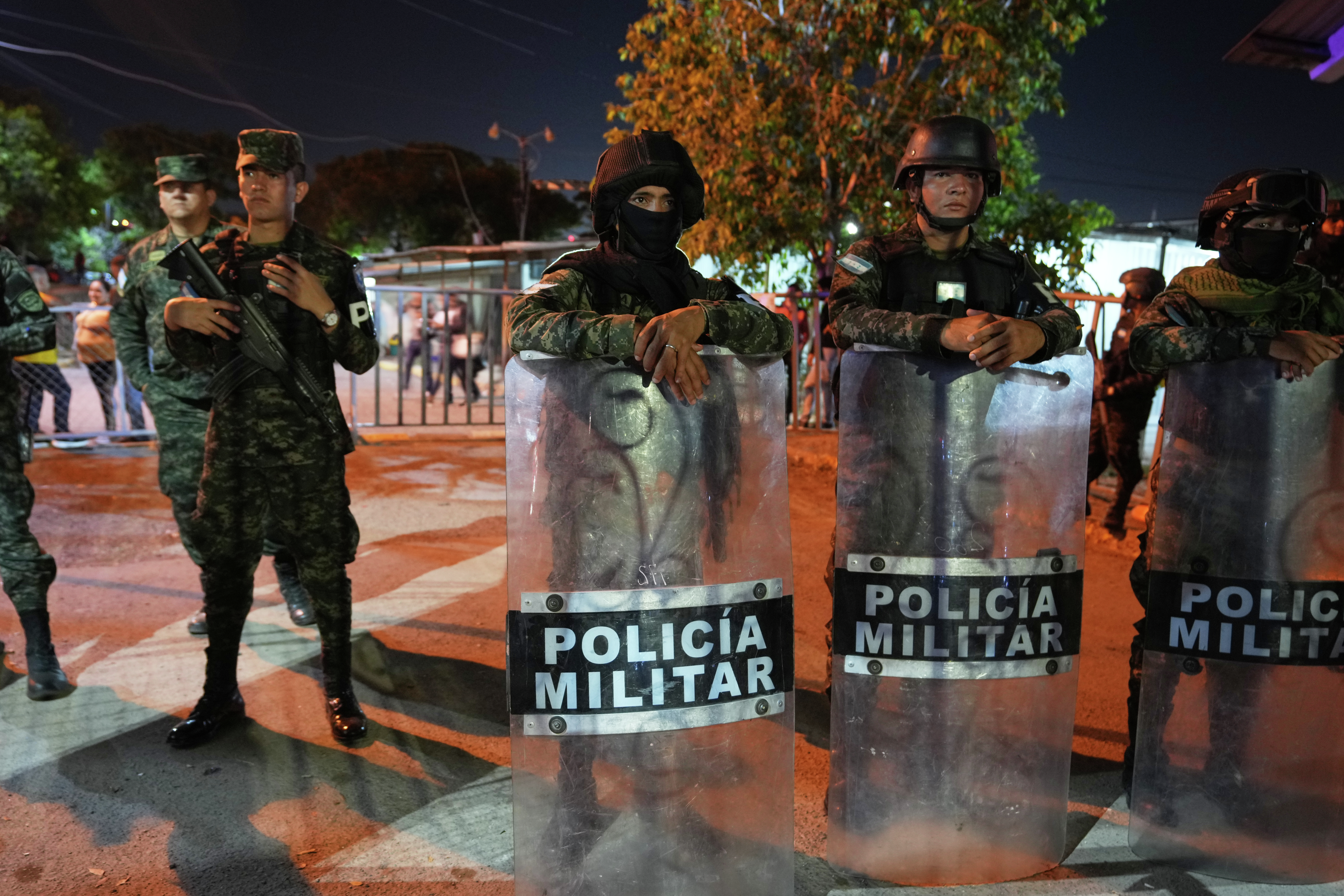 Honduras presidential election: Special recount takes place amid fraud claims