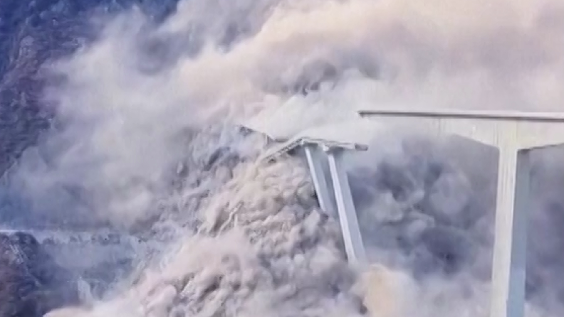 Newly opened bridge collapses in China