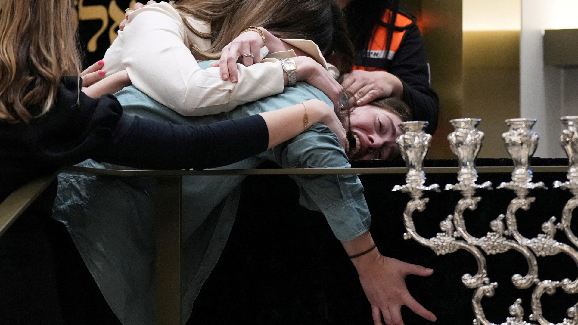 Bondi Beach shooting: Funerals begin as investigation continues